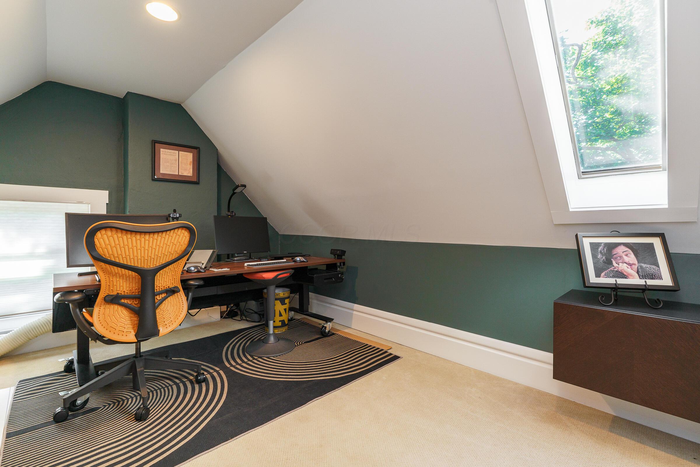 544 S 6th Street