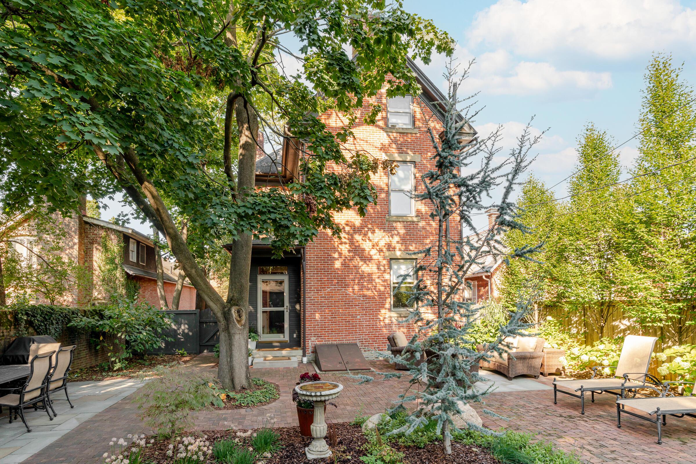 544 S 6th Street