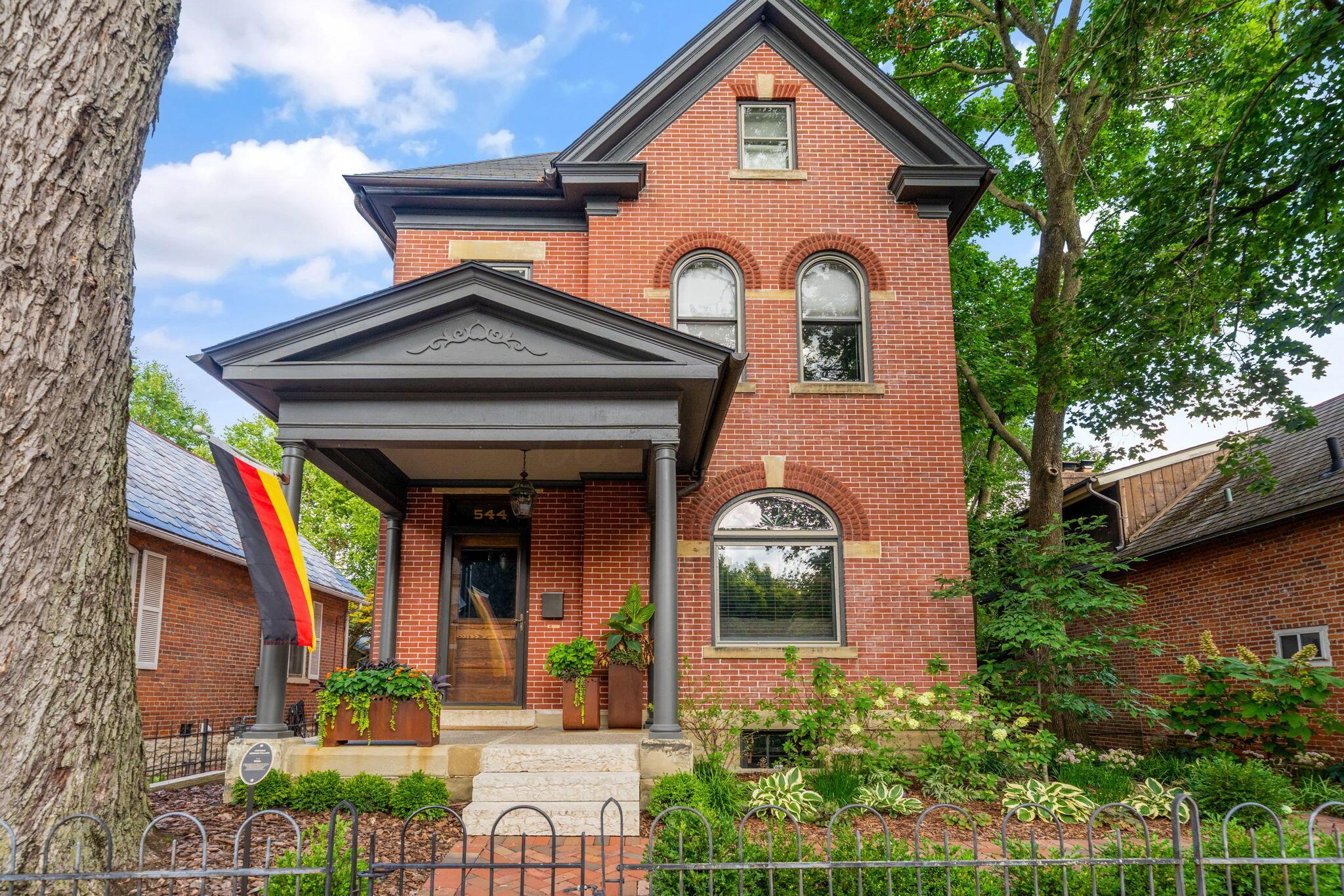 544 S 6th Street