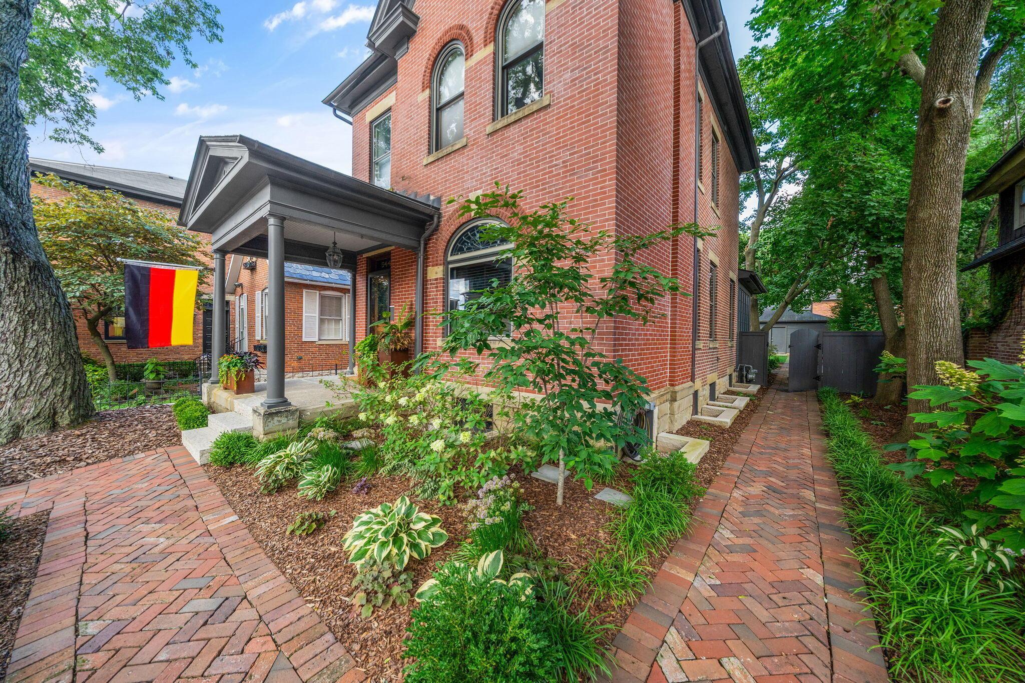 544 S 6th Street
