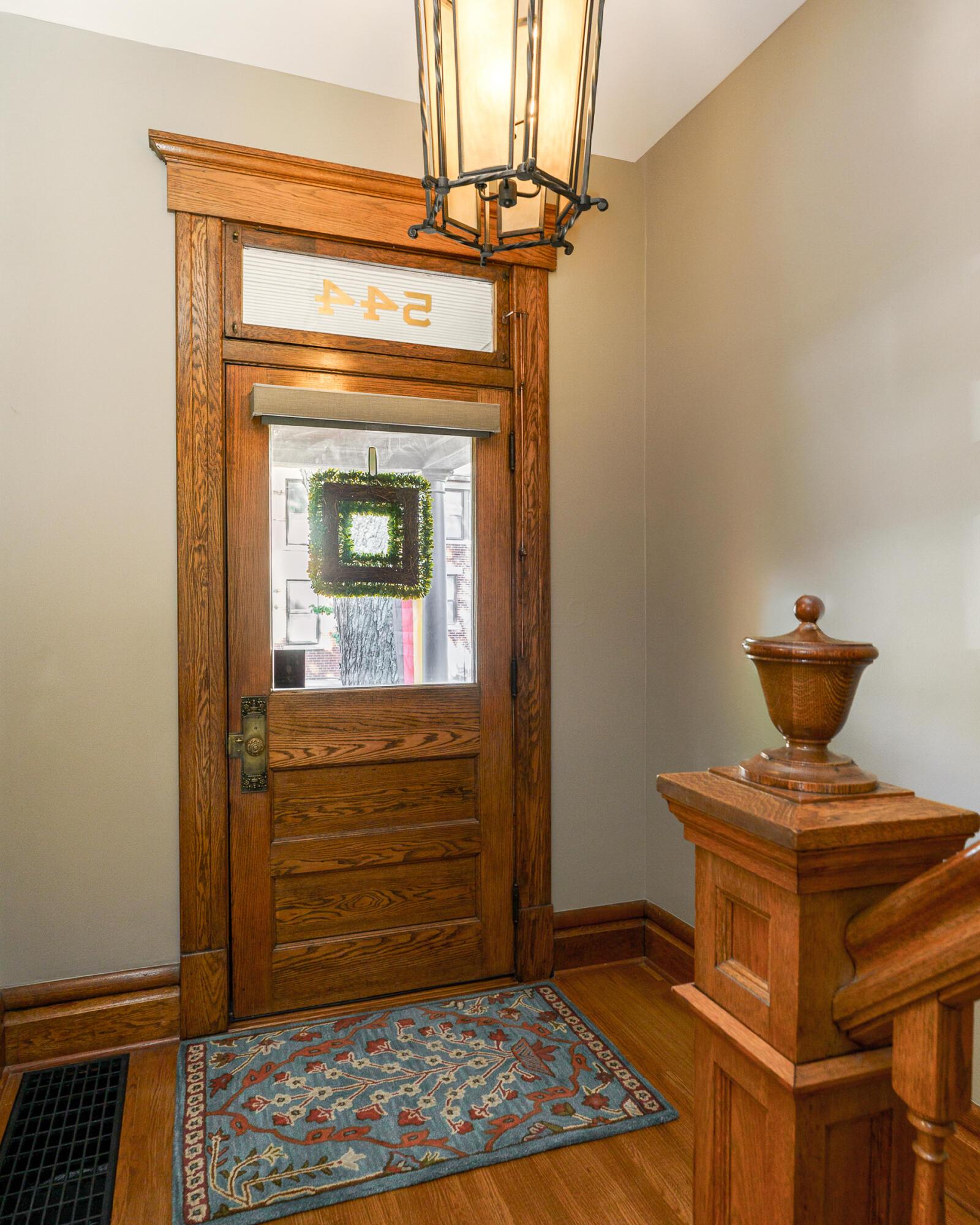544 S 6th Street