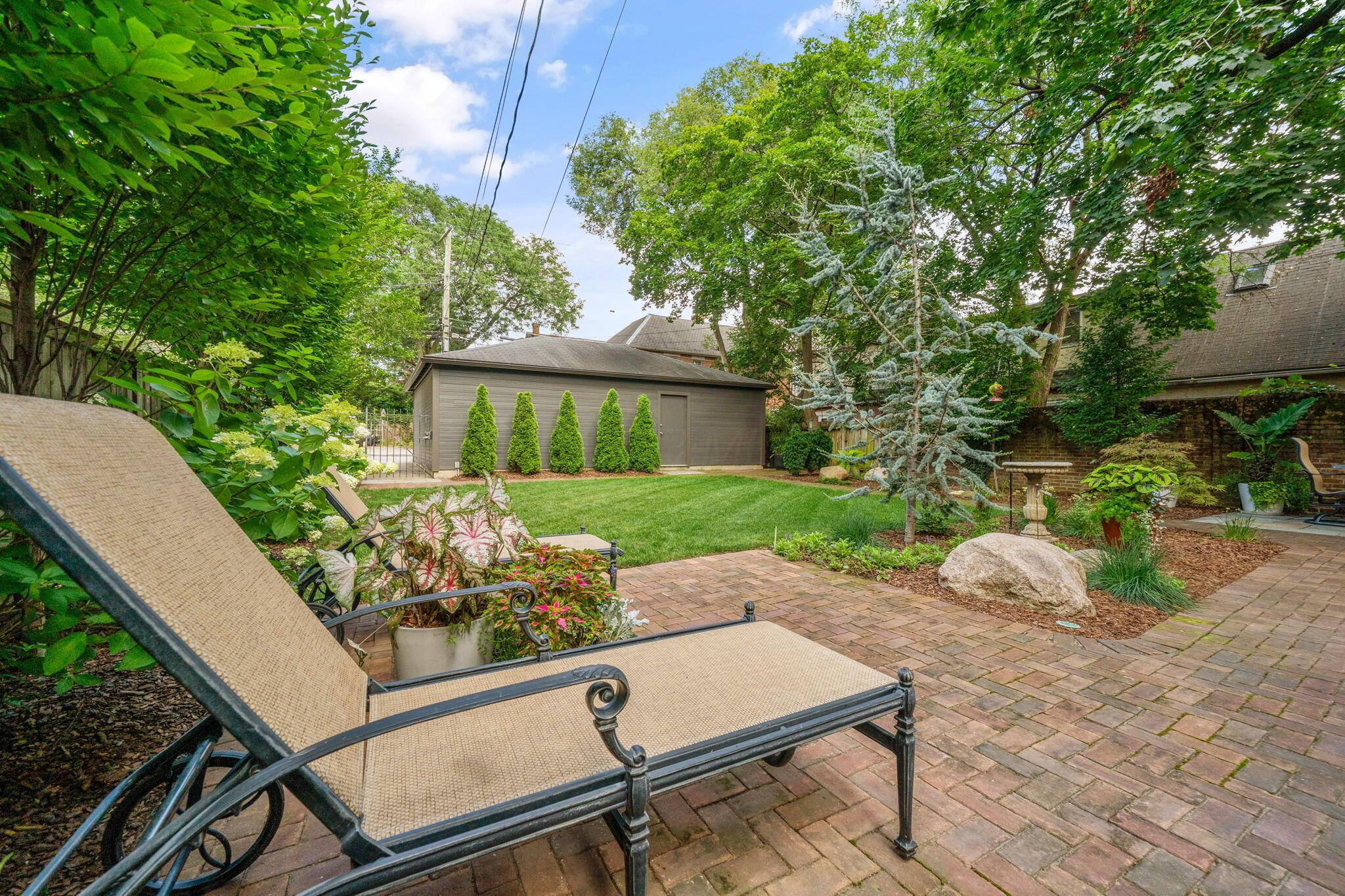 544 S 6th Street