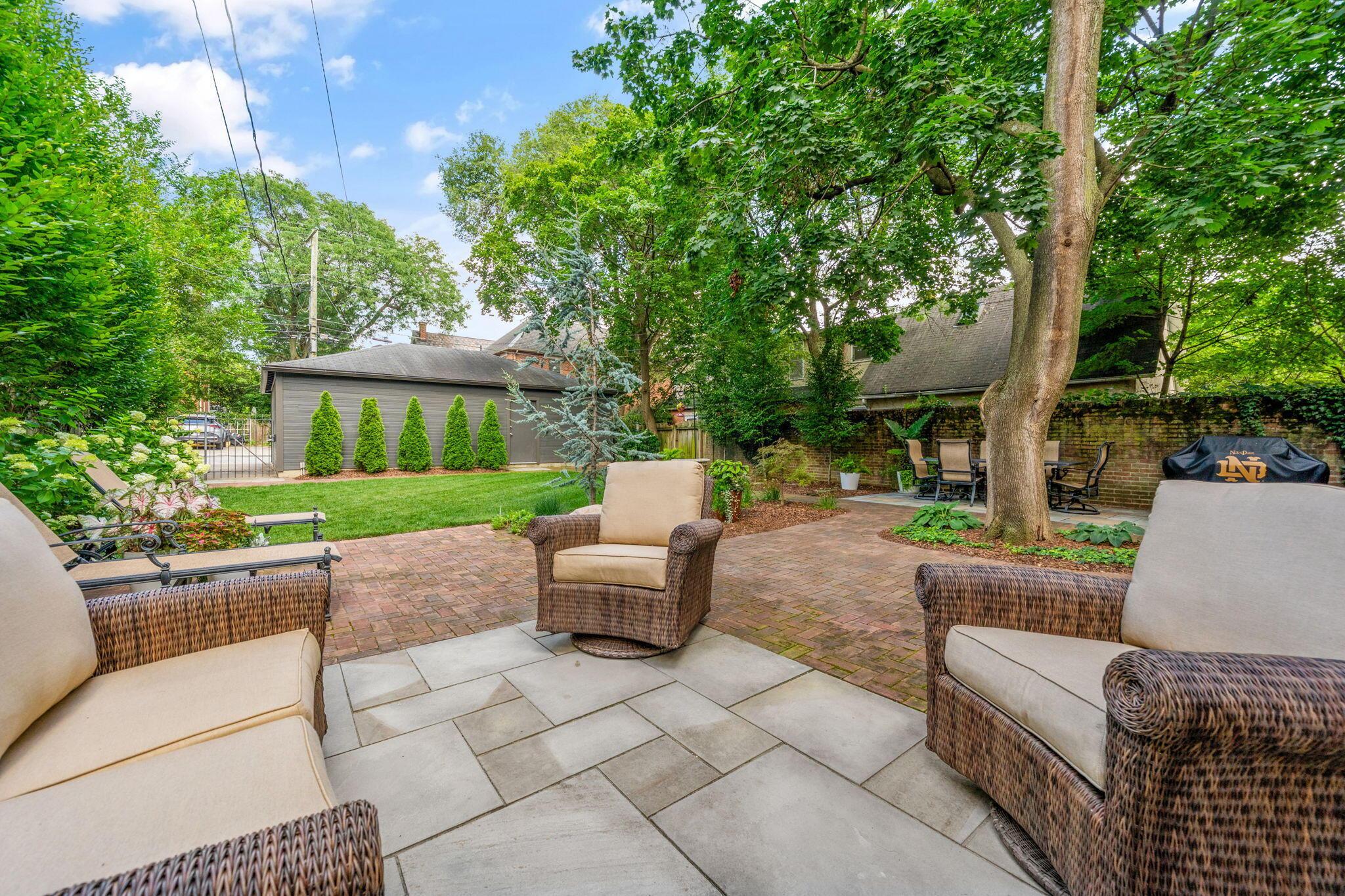 544 S 6th Street