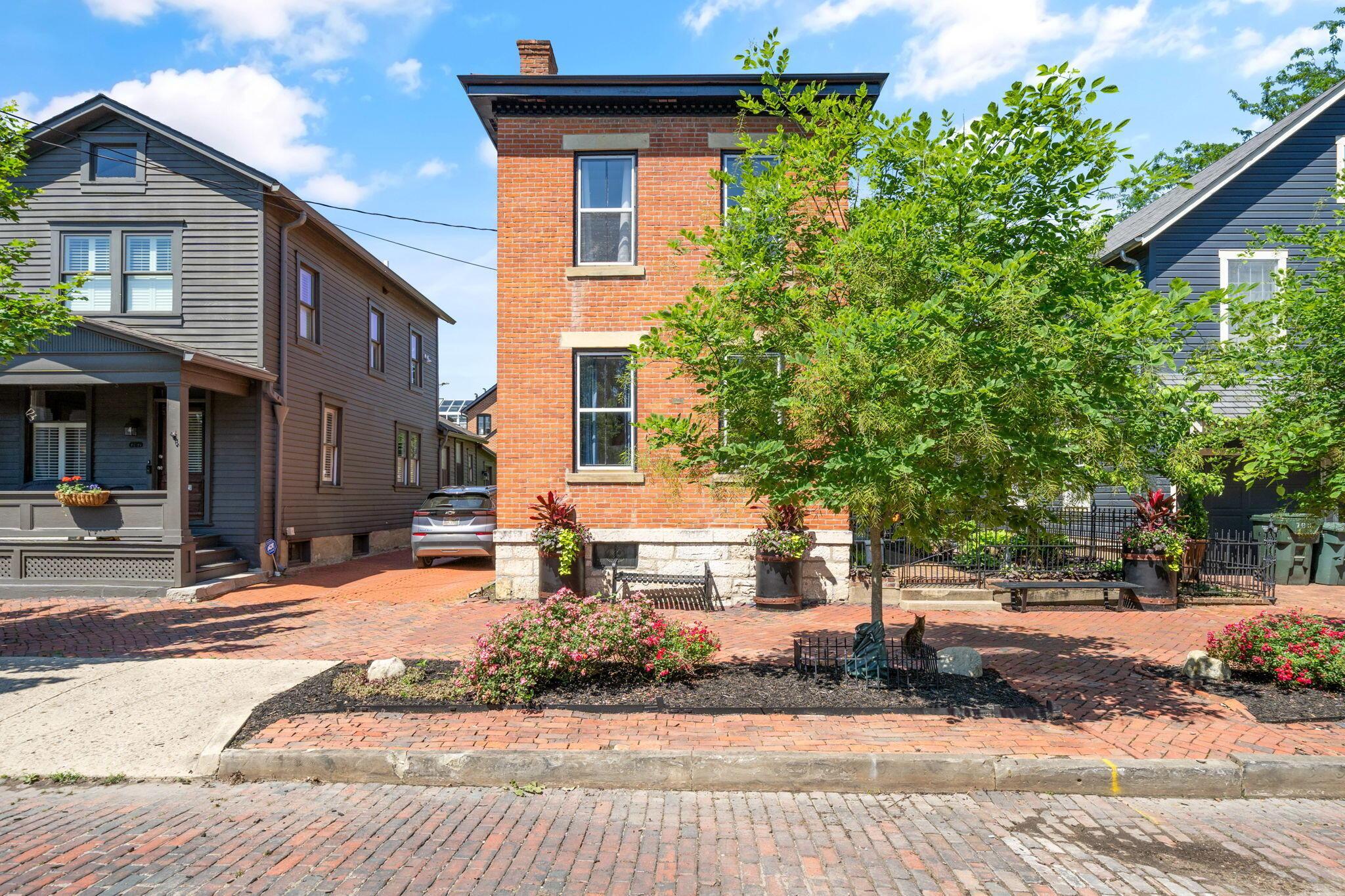 763 Mohawk Street