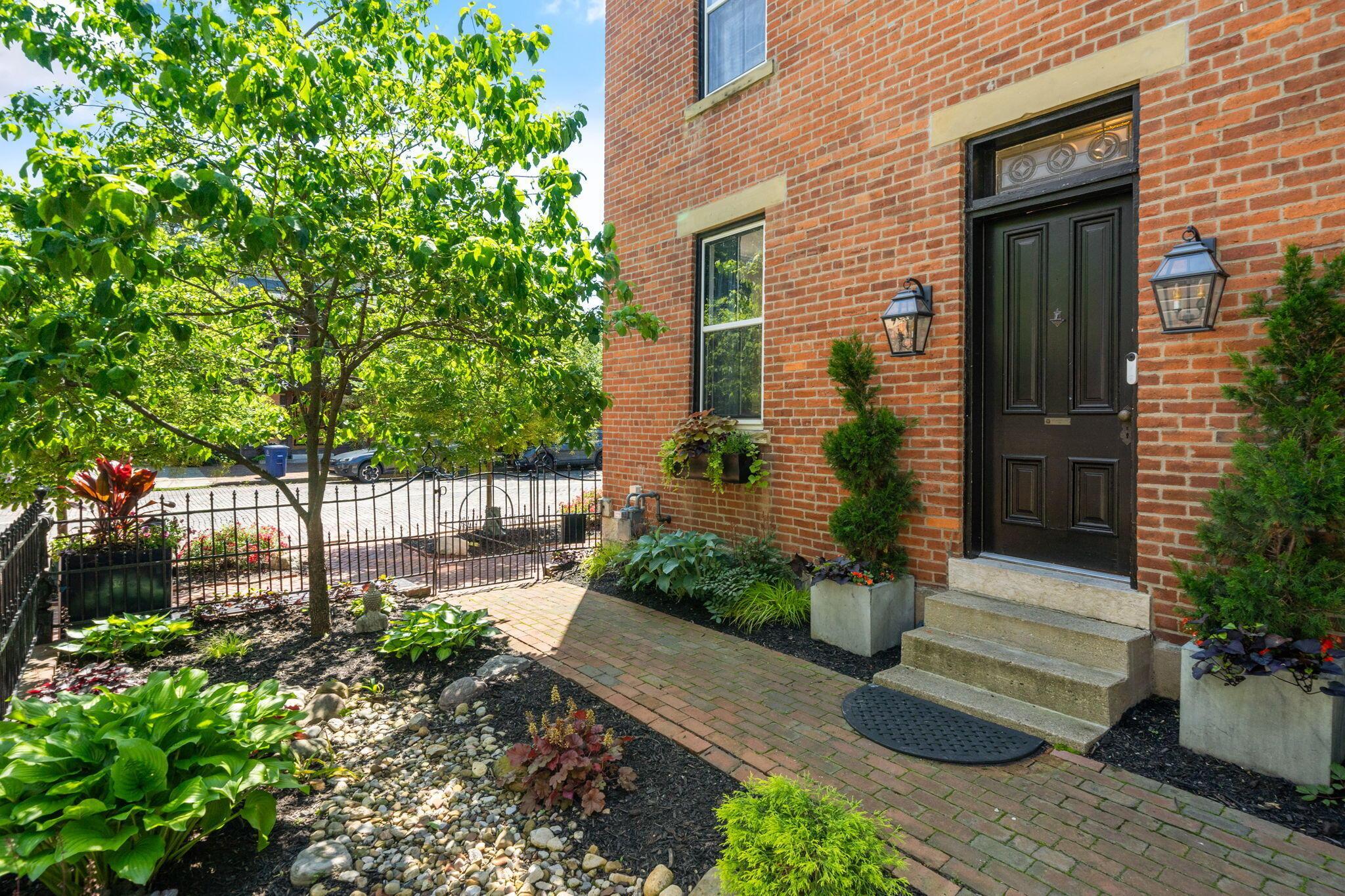 763 Mohawk Street