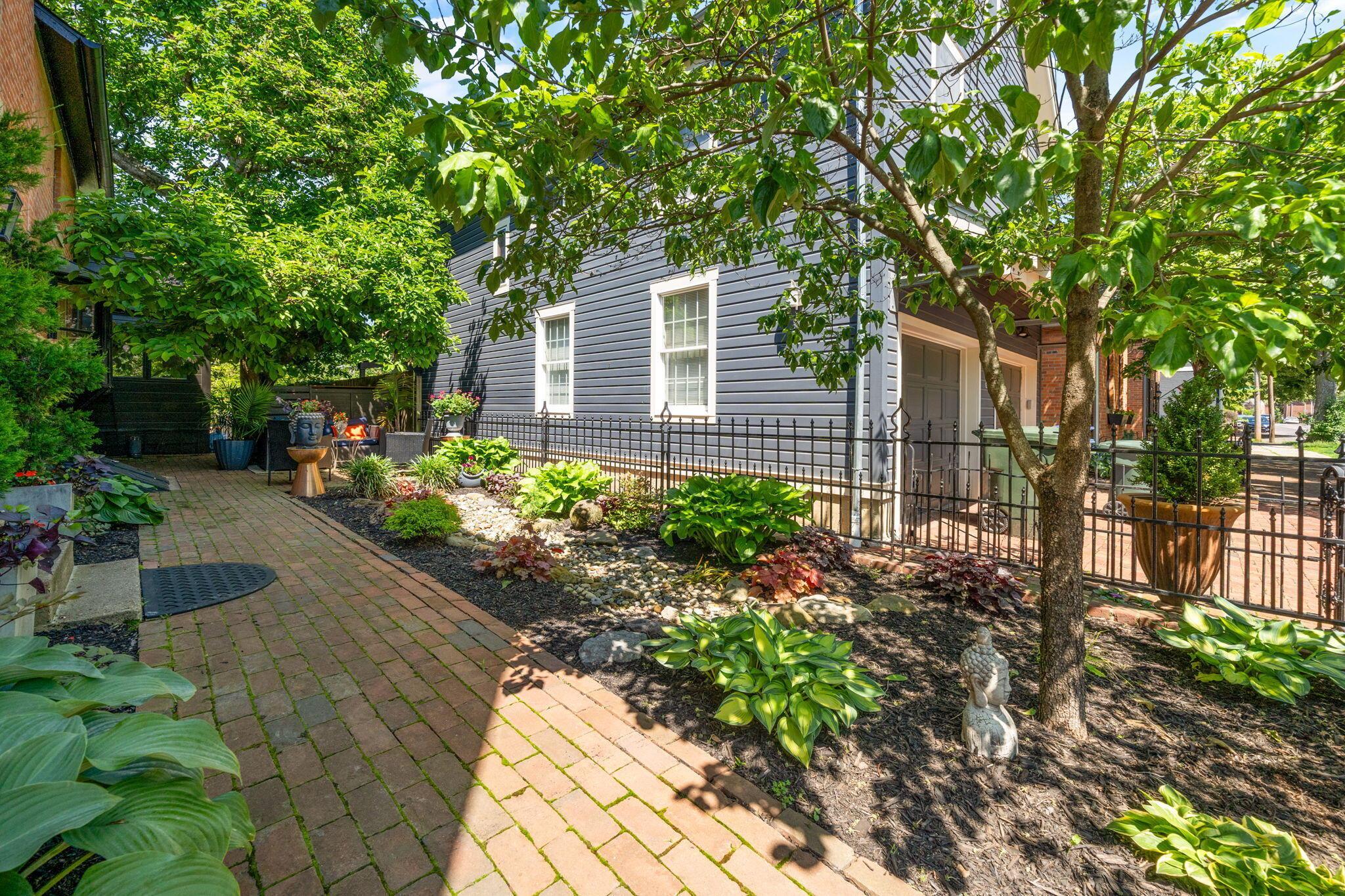 763 Mohawk Street