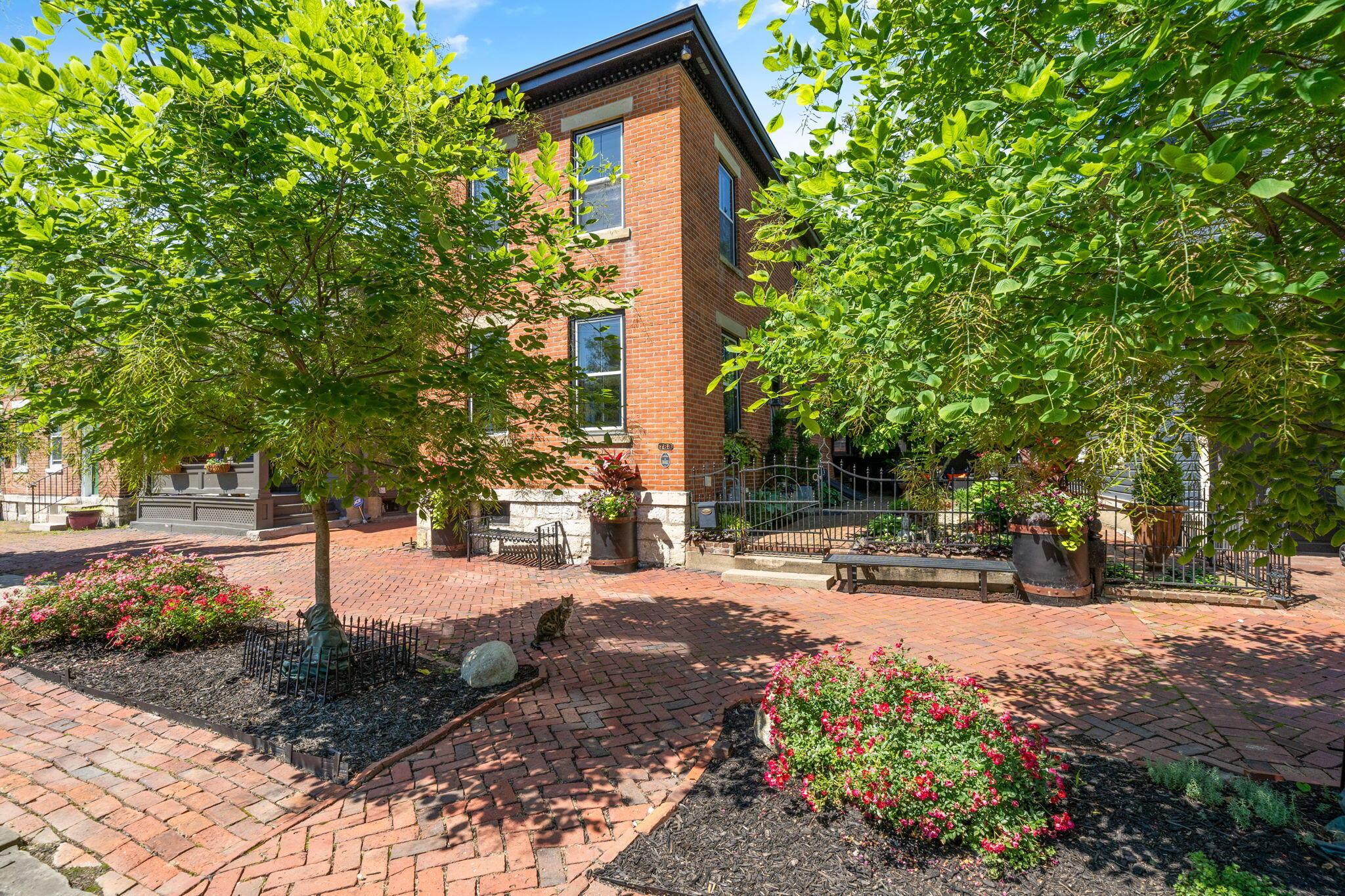 763 Mohawk Street