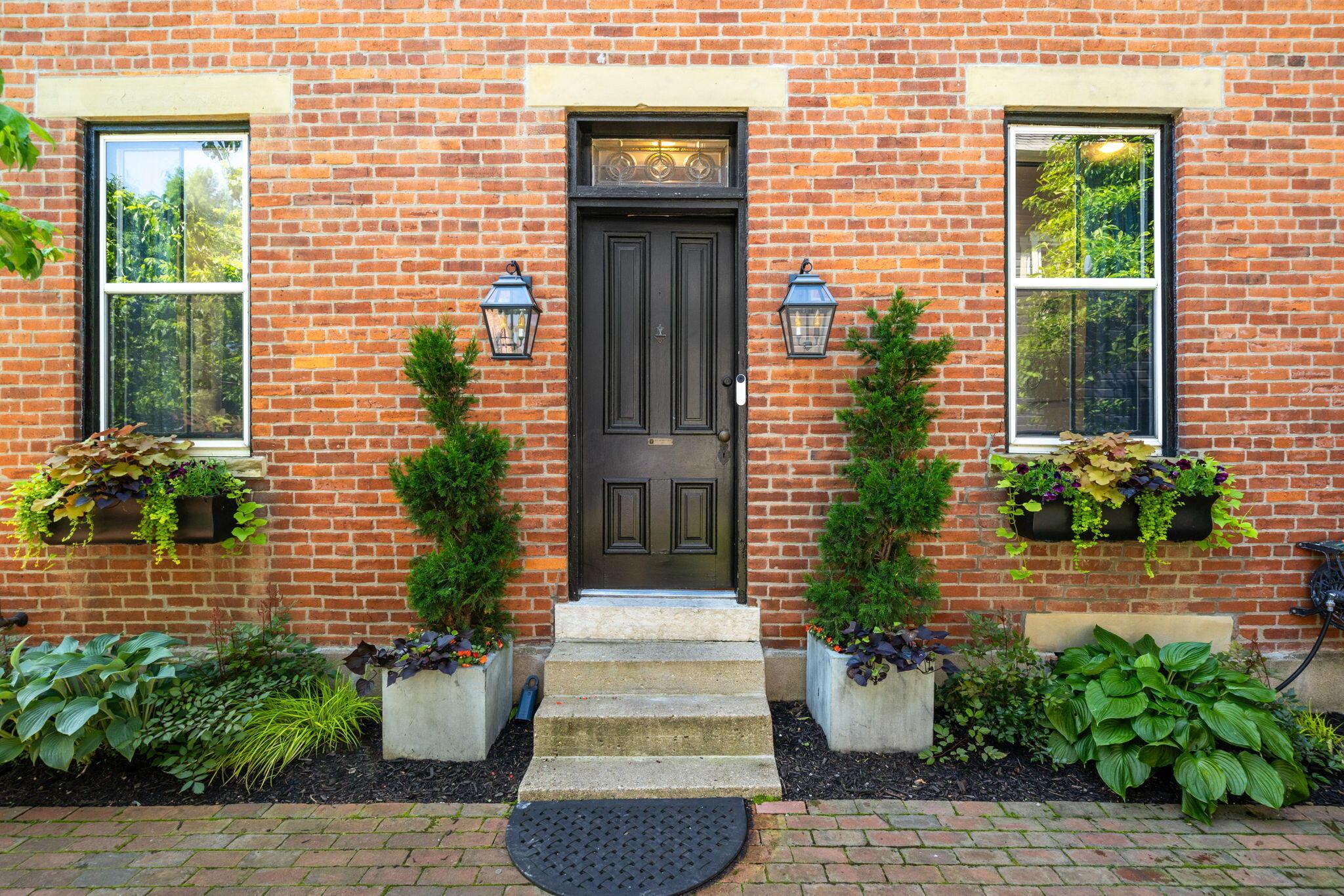 763 Mohawk Street