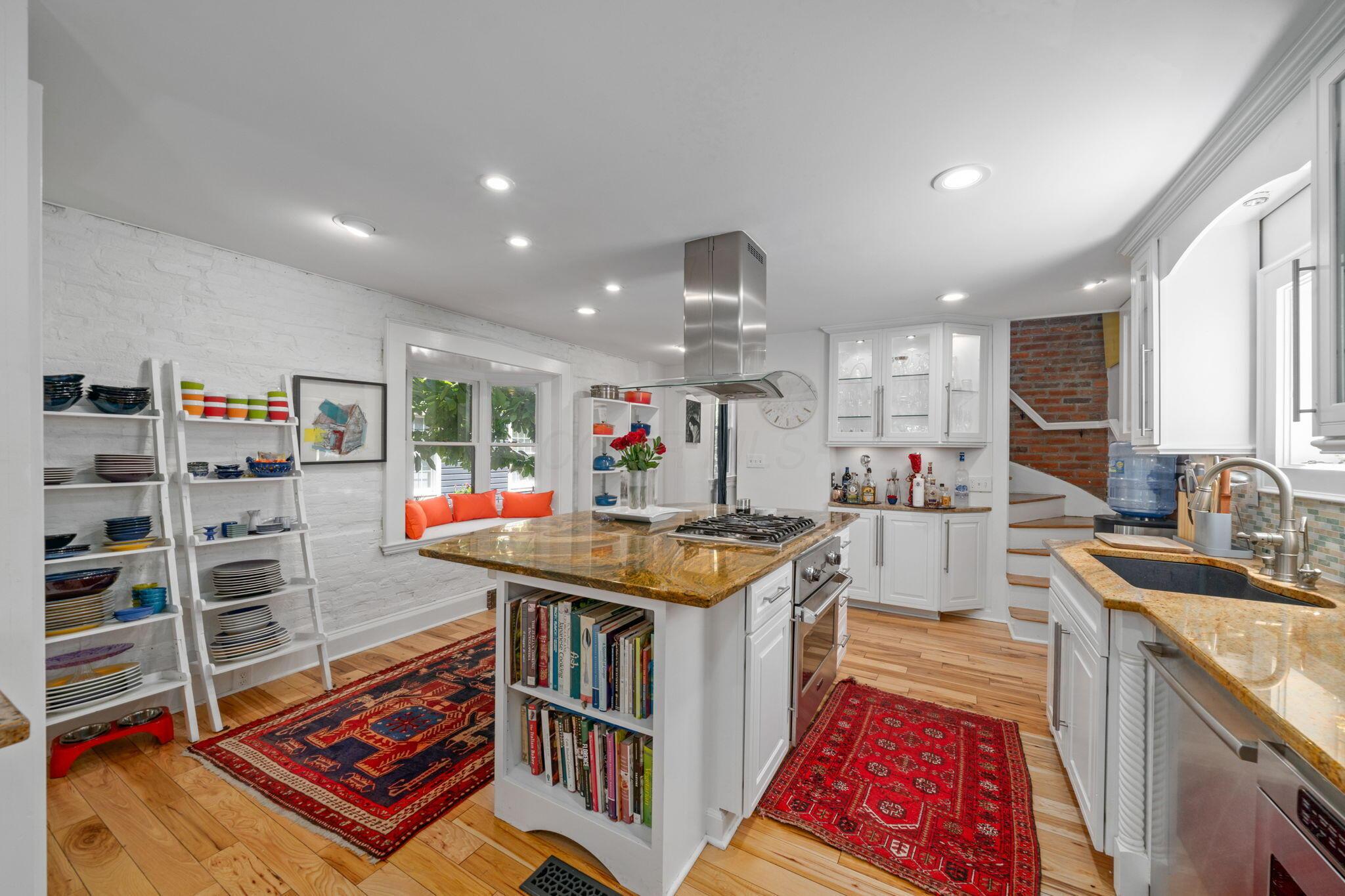 763 Mohawk Street