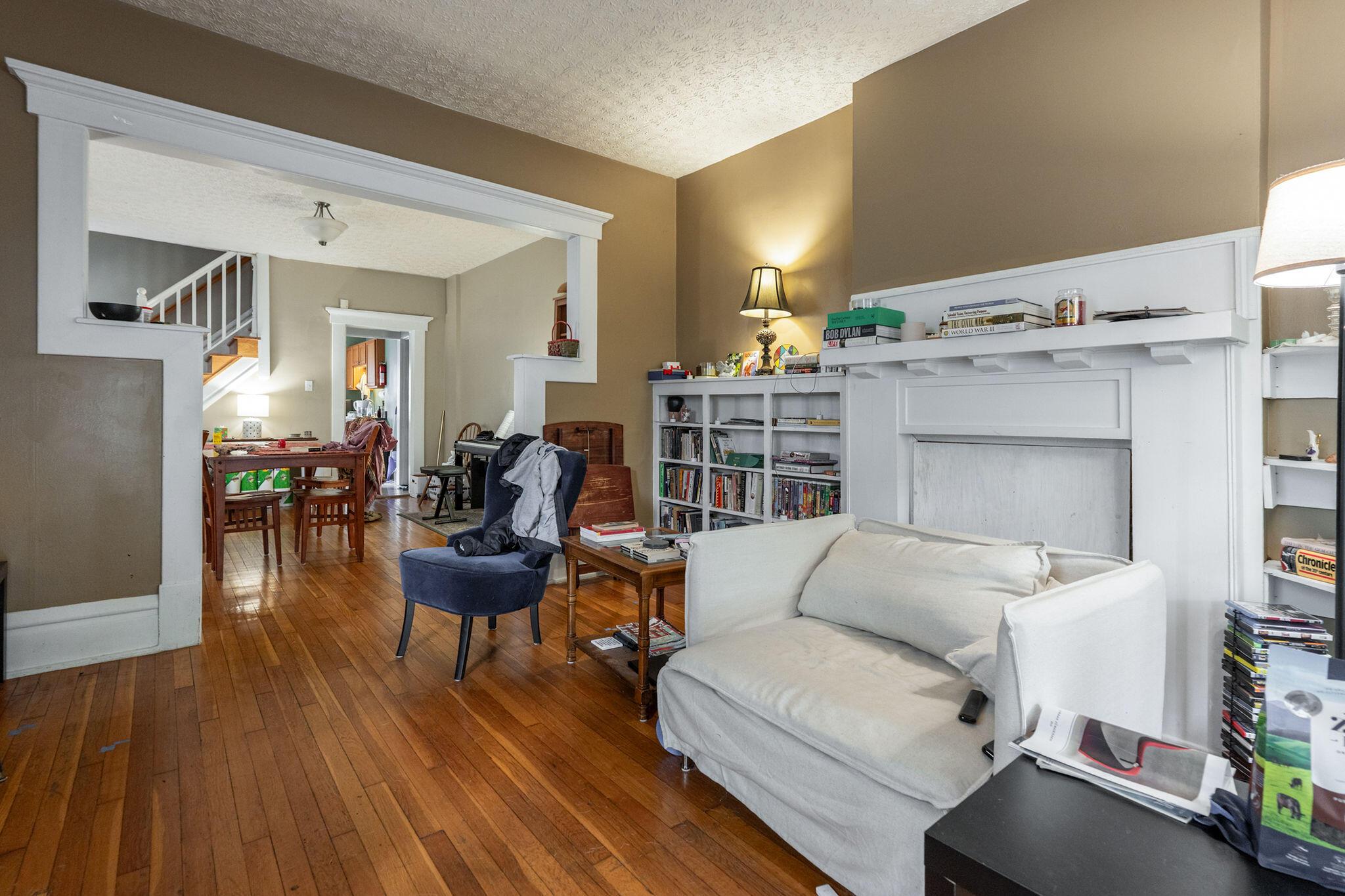 2513-2515 Indianola Avenue