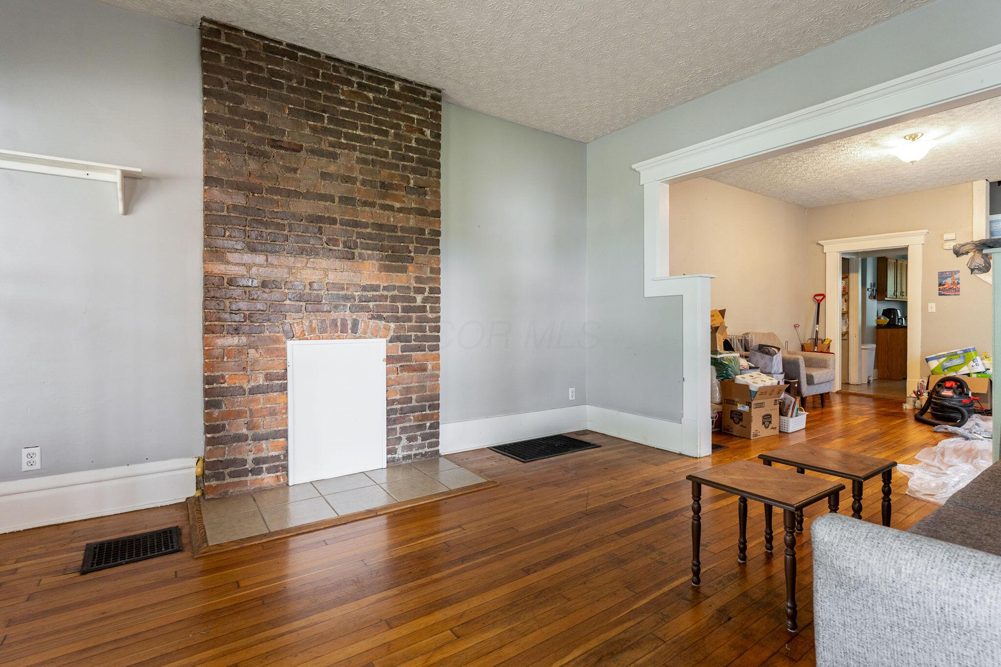 2513-2515 Indianola Avenue