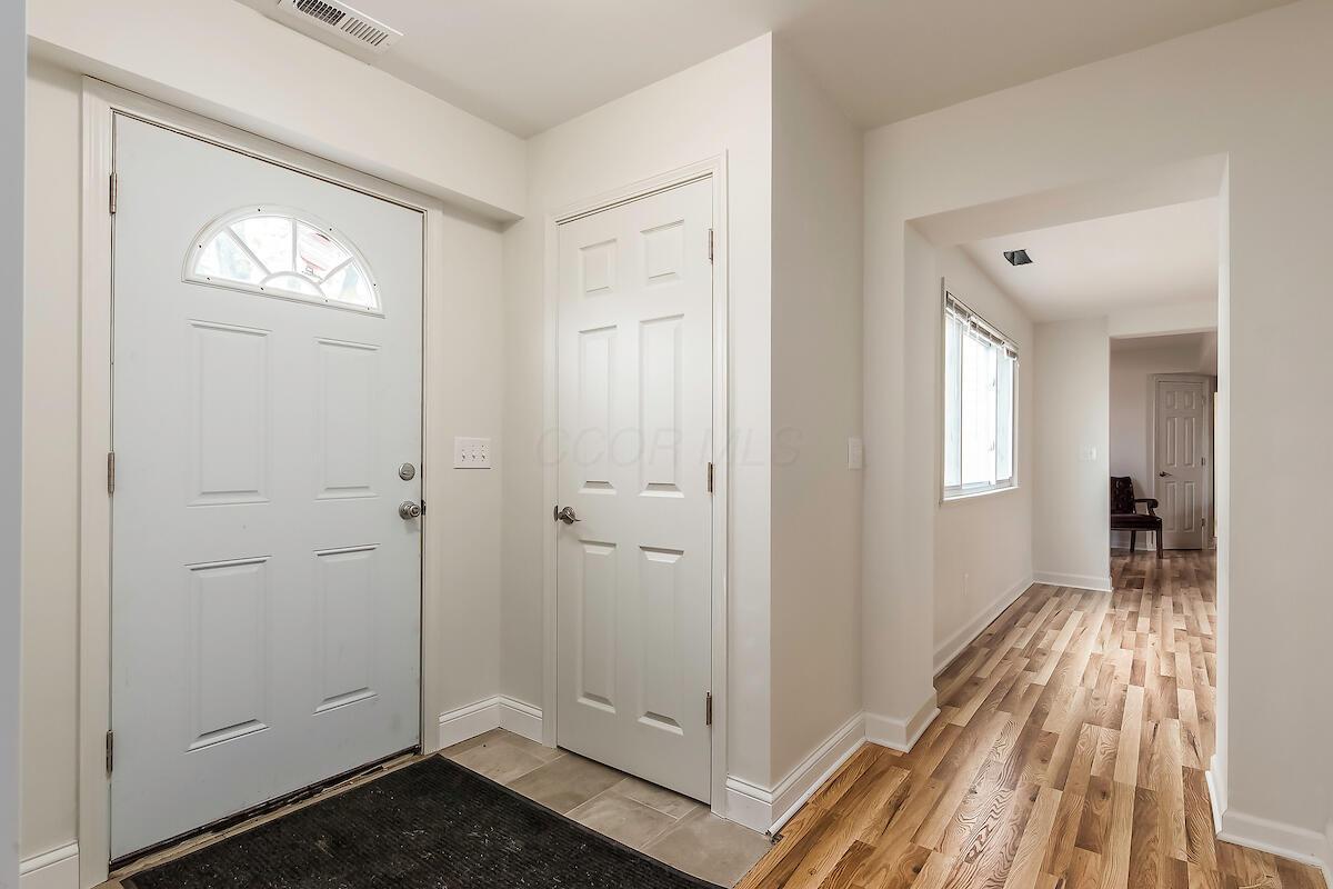 2476 Broadway