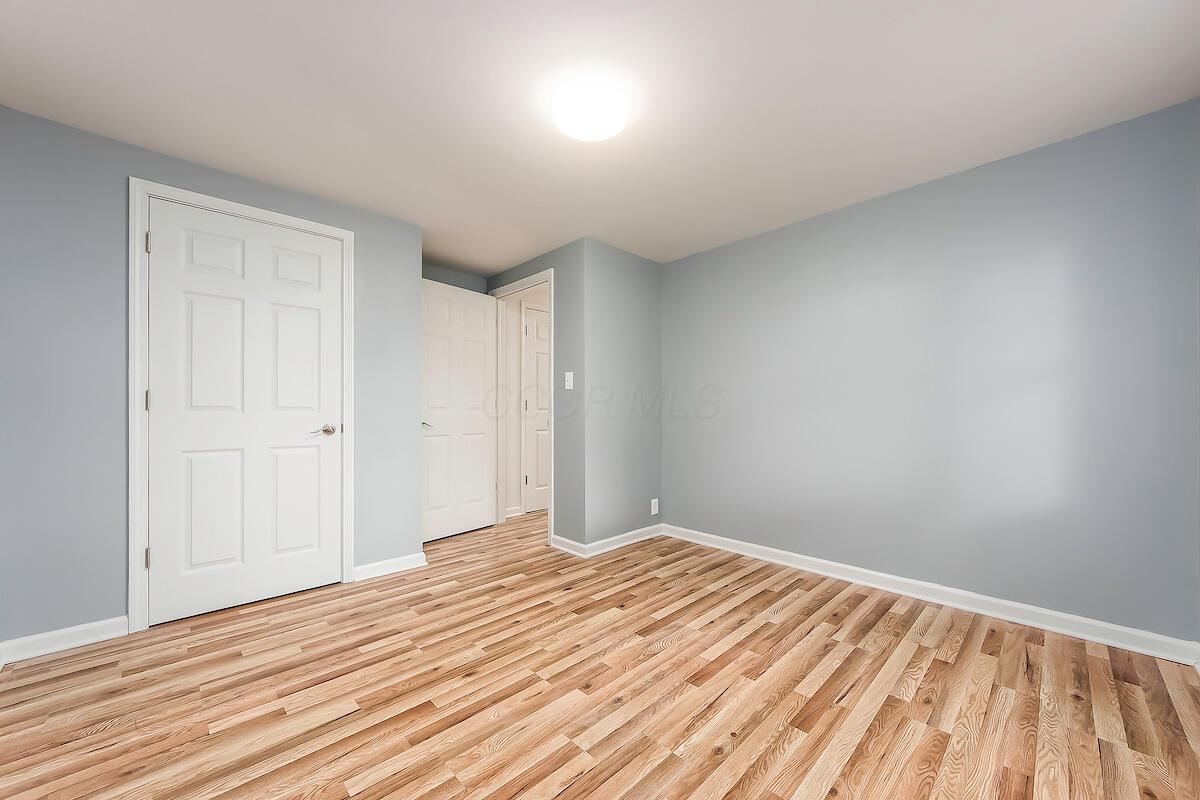 2476 Broadway