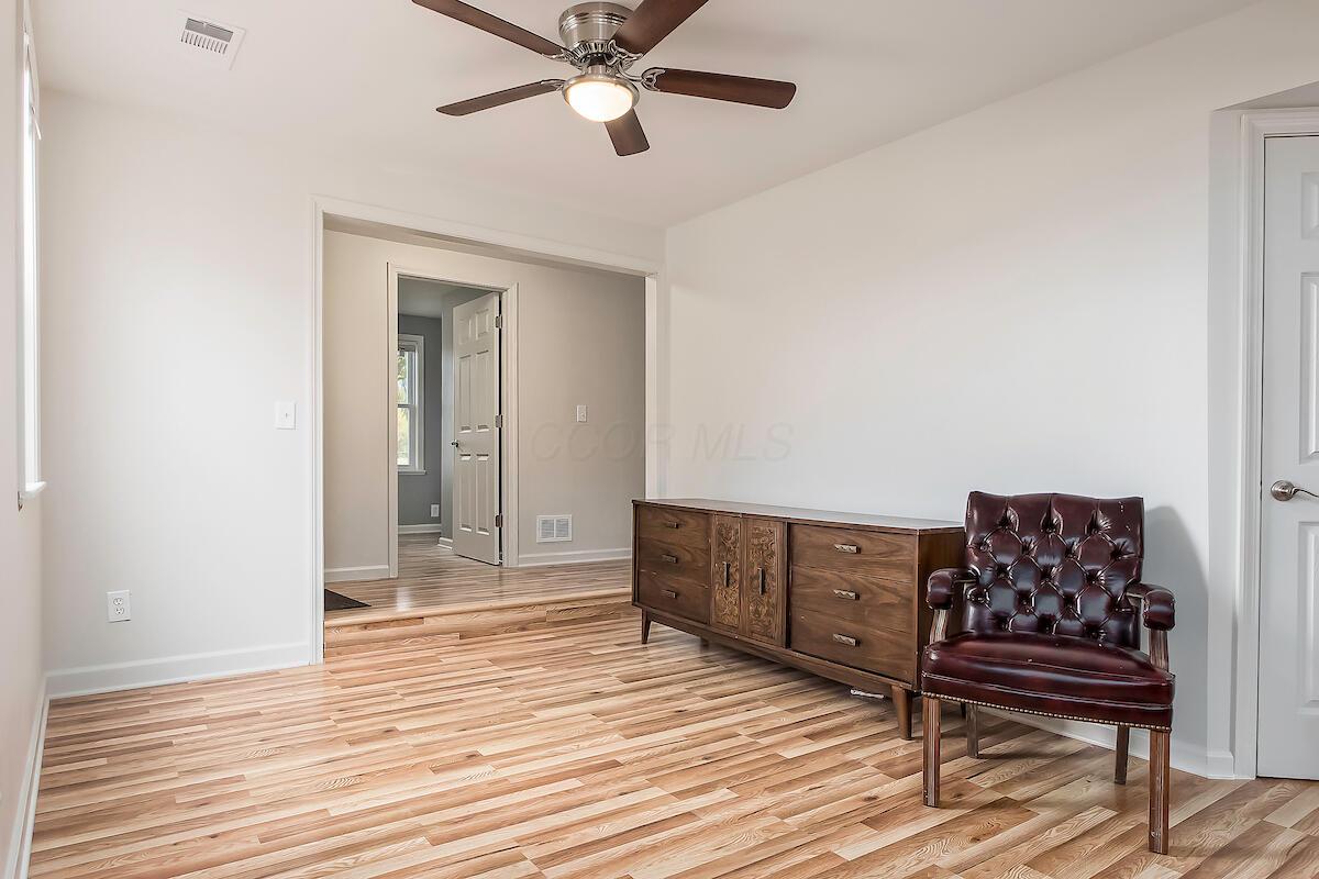 2476 Broadway