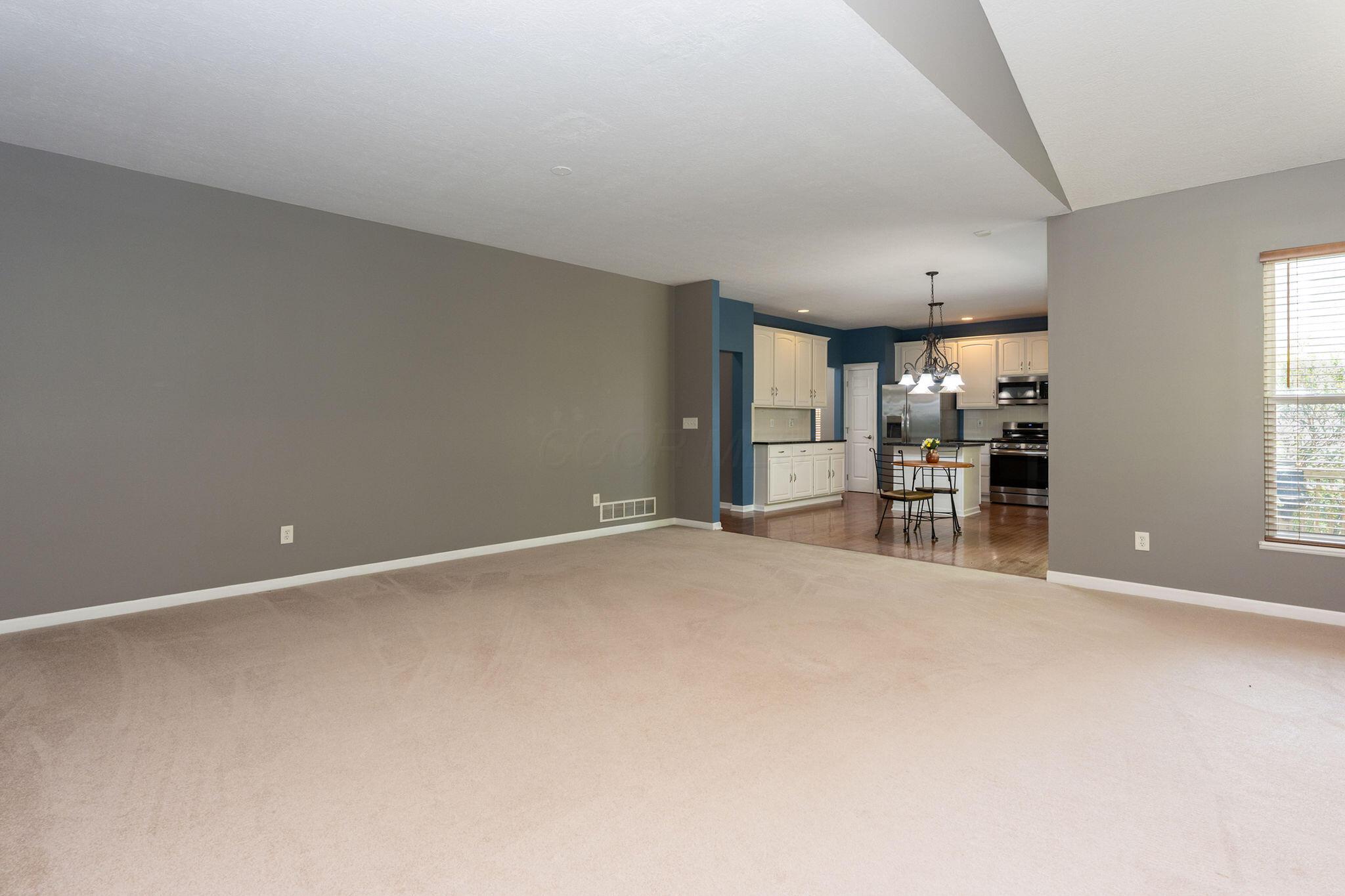 5725 Triplett Square