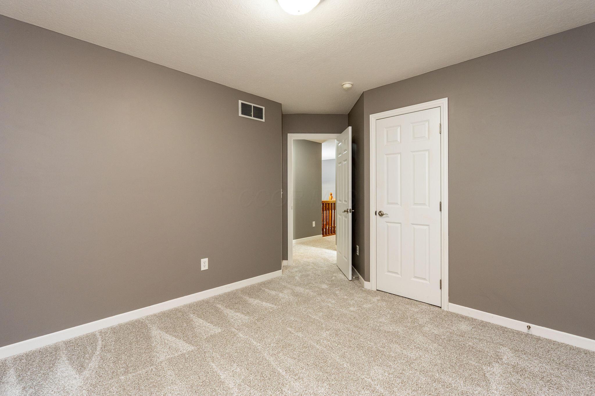 5725 Triplett Square