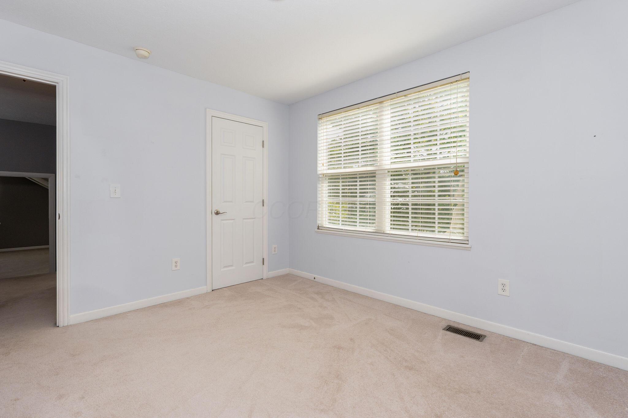 5725 Triplett Square