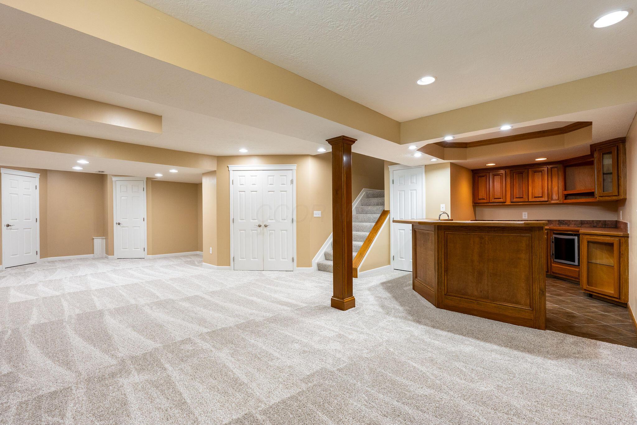 5725 Triplett Square