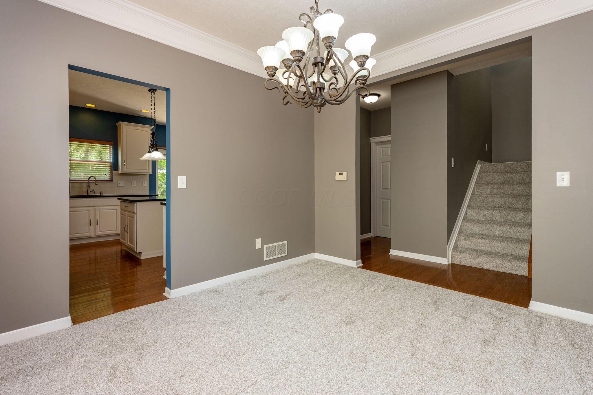 5725 Triplett Square