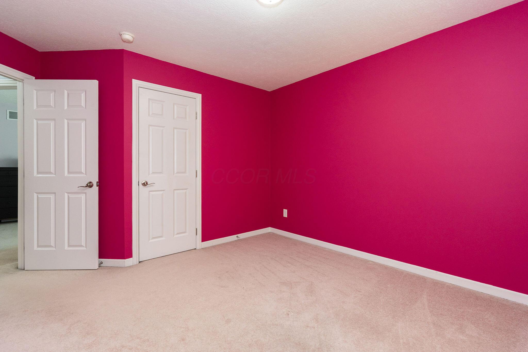 5725 Triplett Square