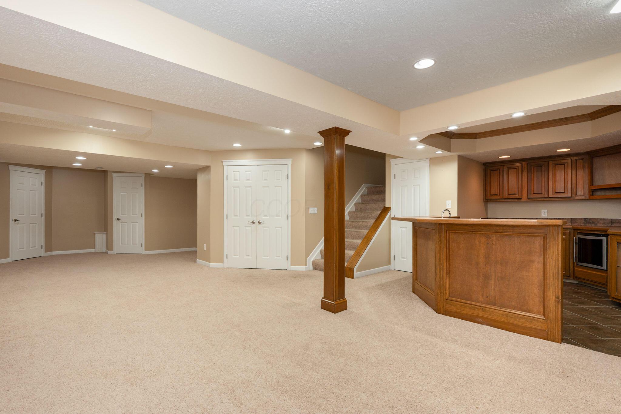 5725 Triplett Square
