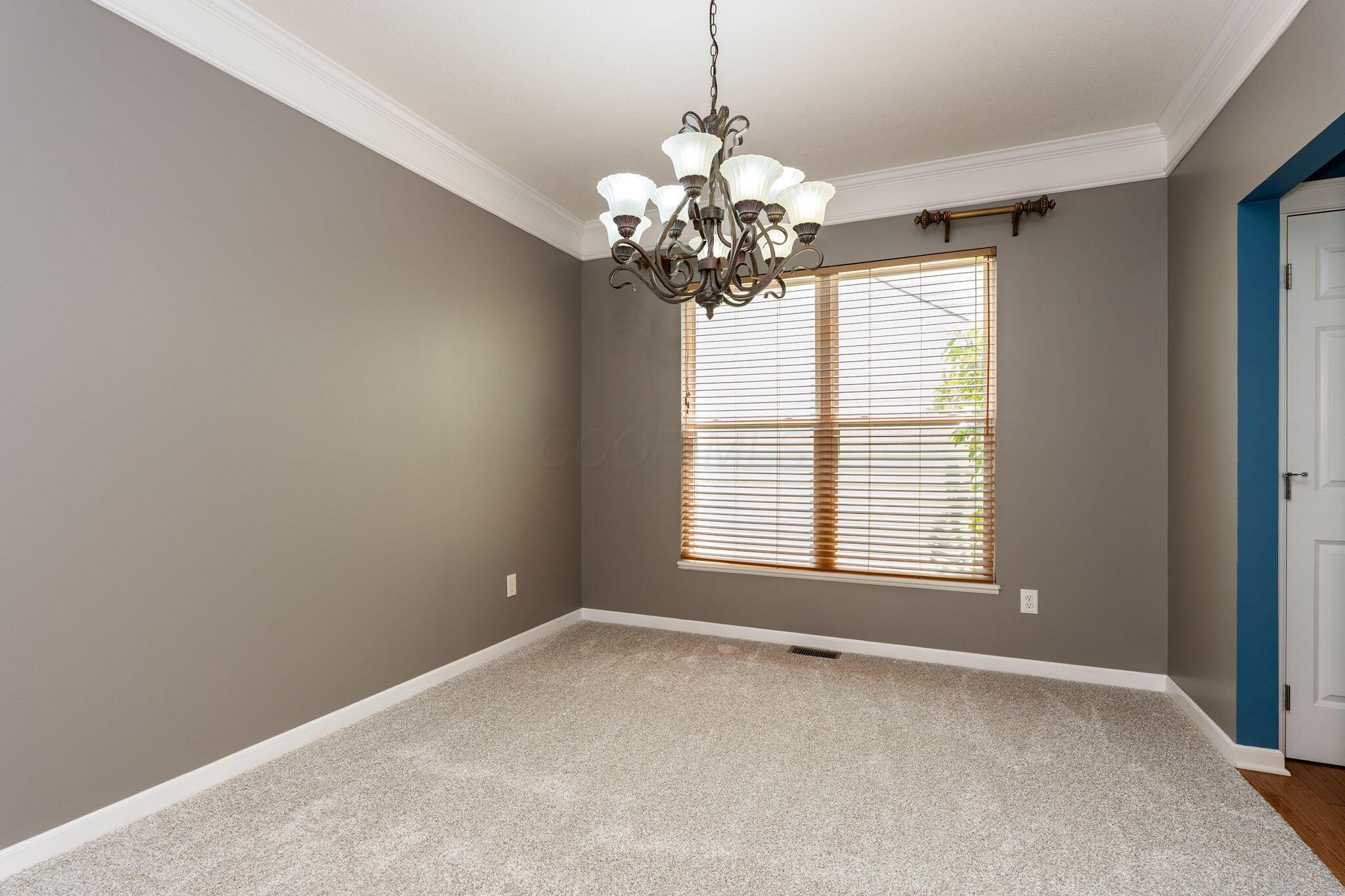 5725 Triplett Square