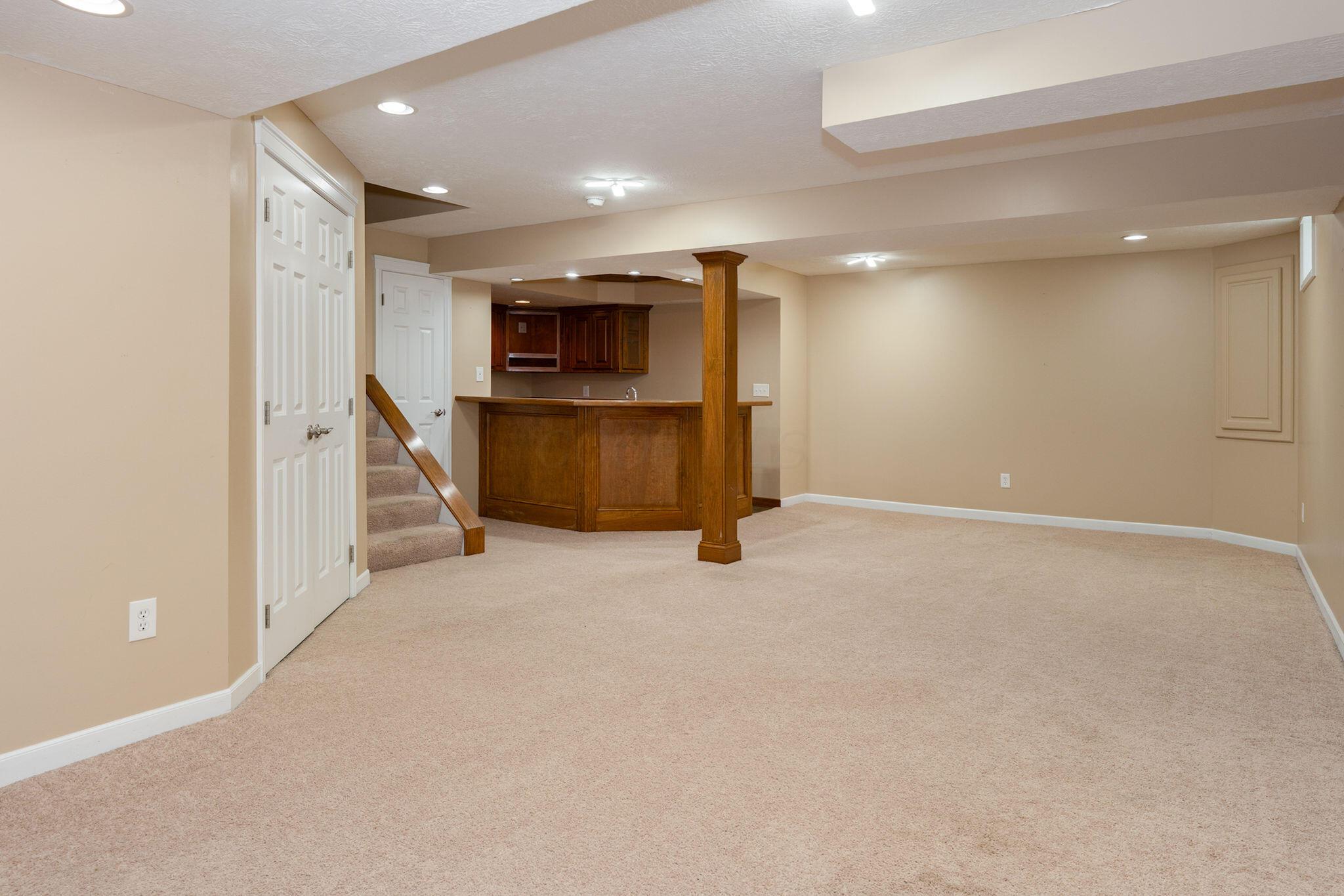5725 Triplett Square