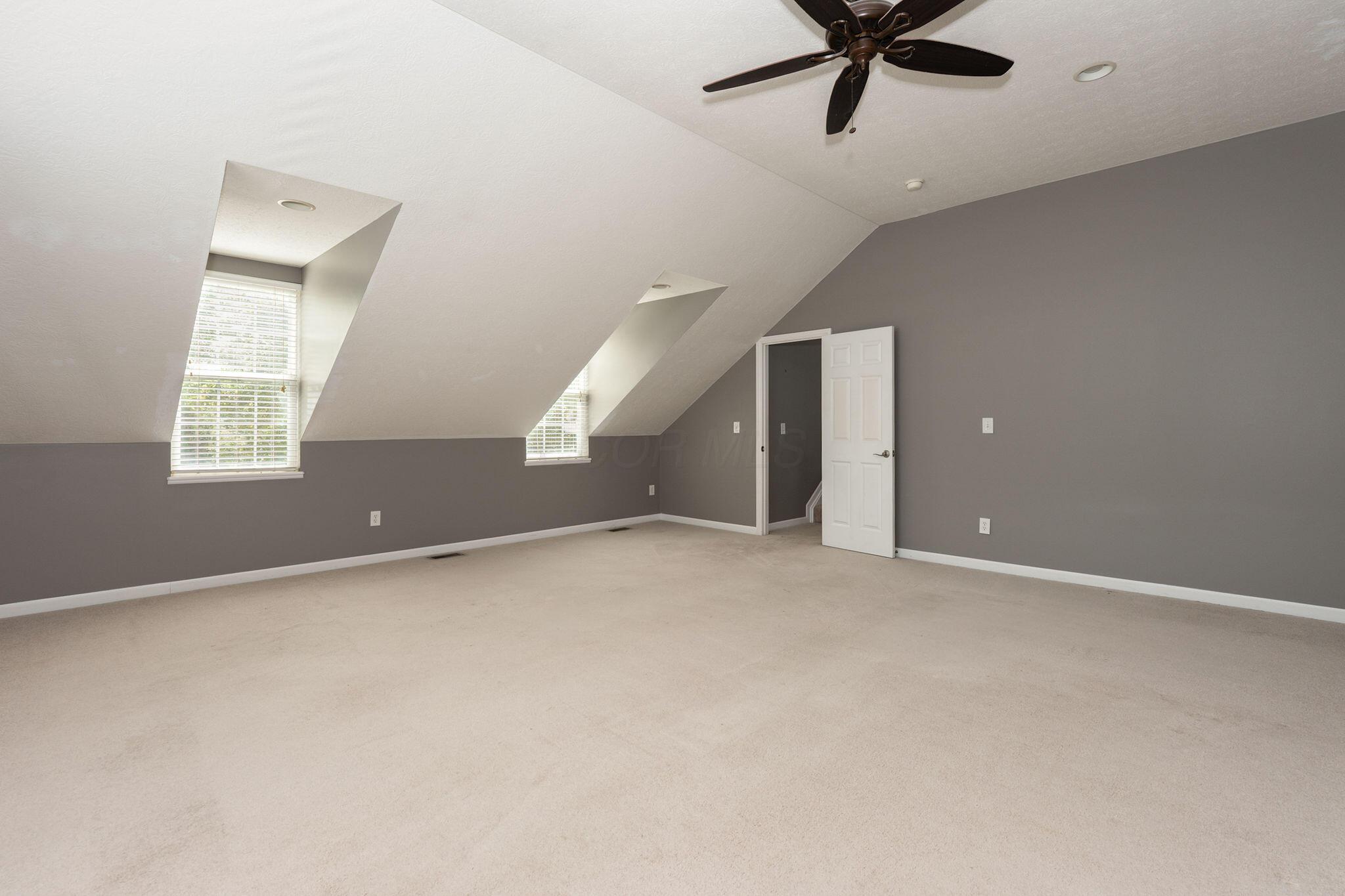 5725 Triplett Square