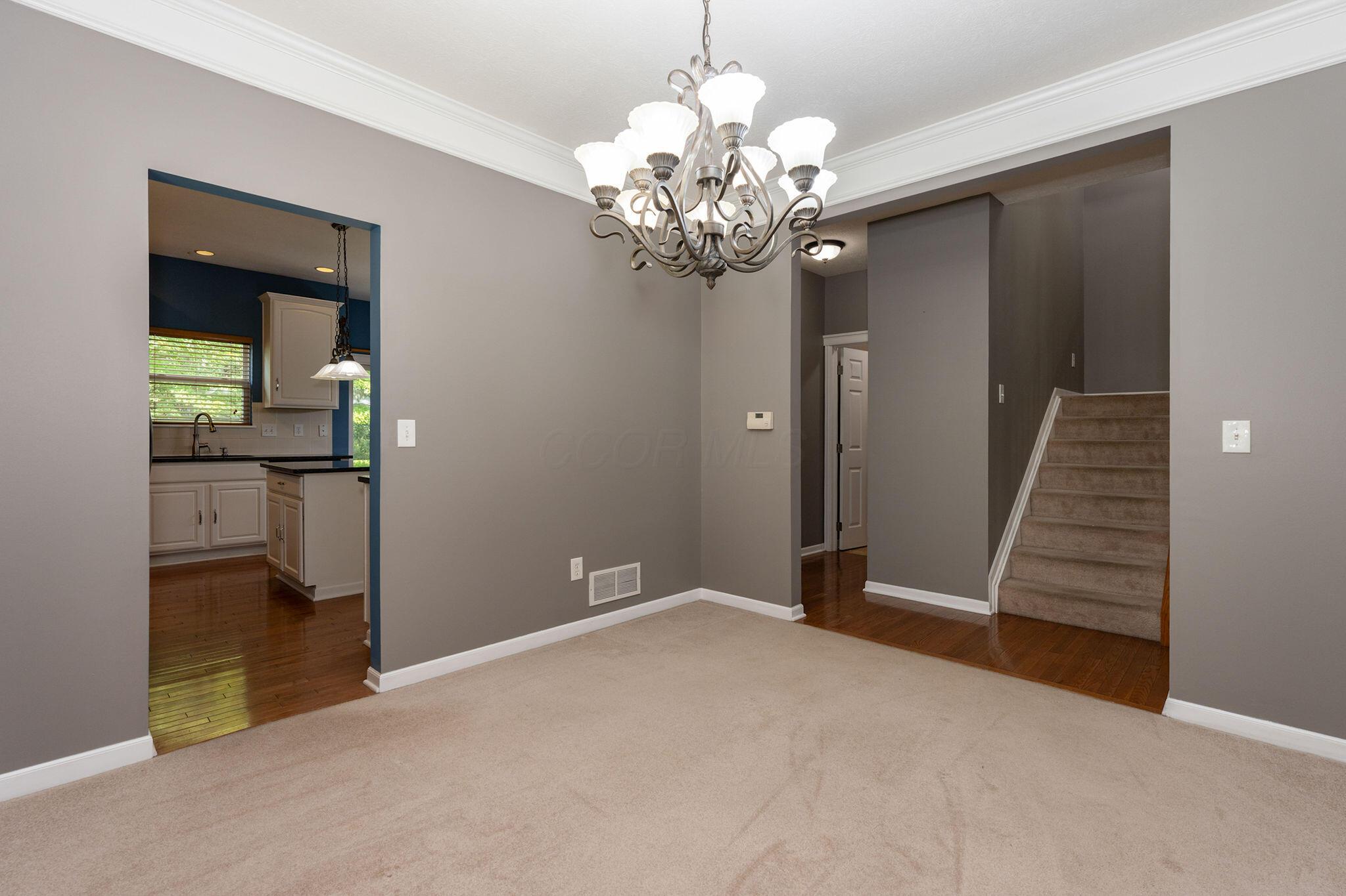 5725 Triplett Square