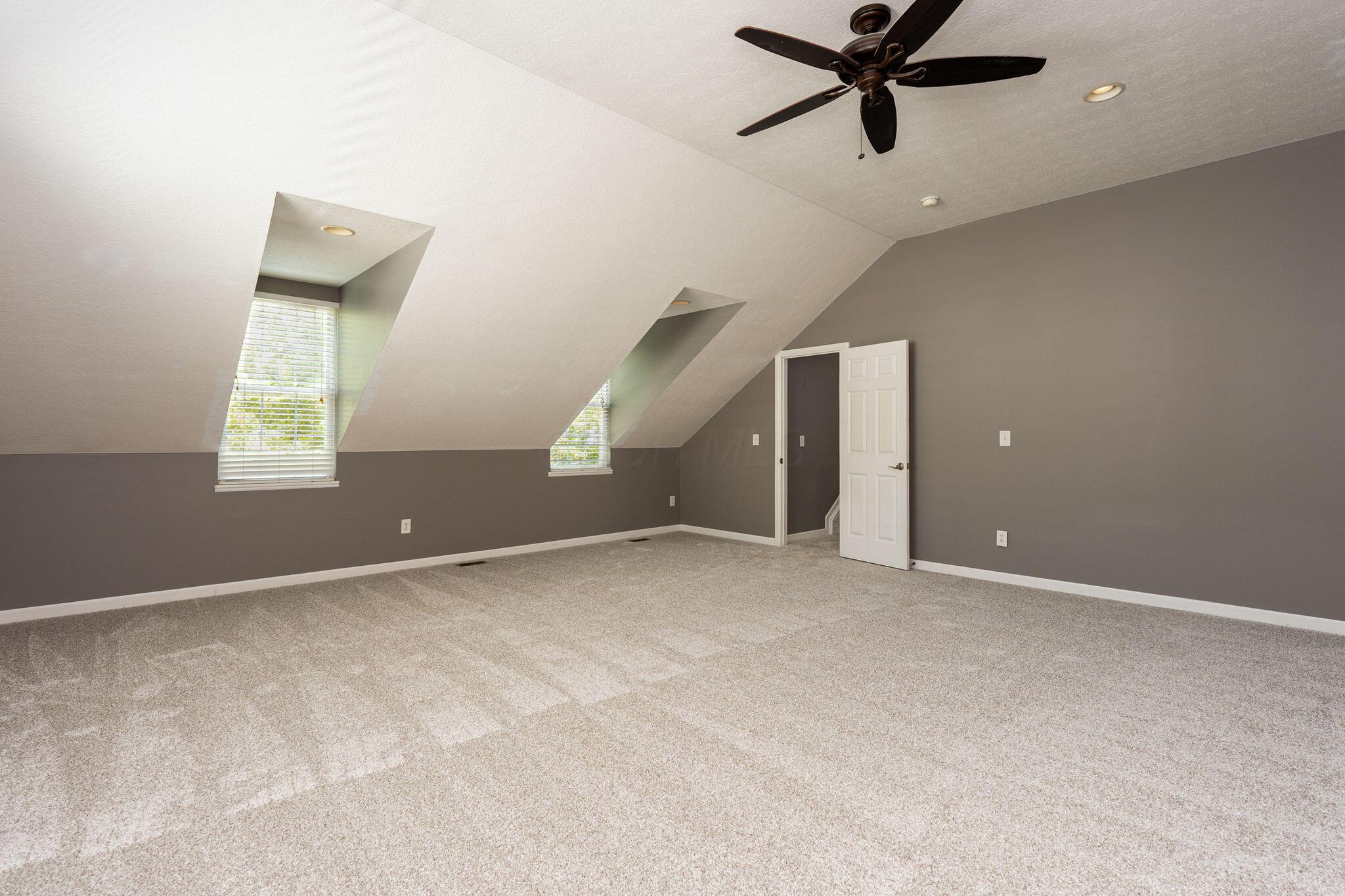 5725 Triplett Square
