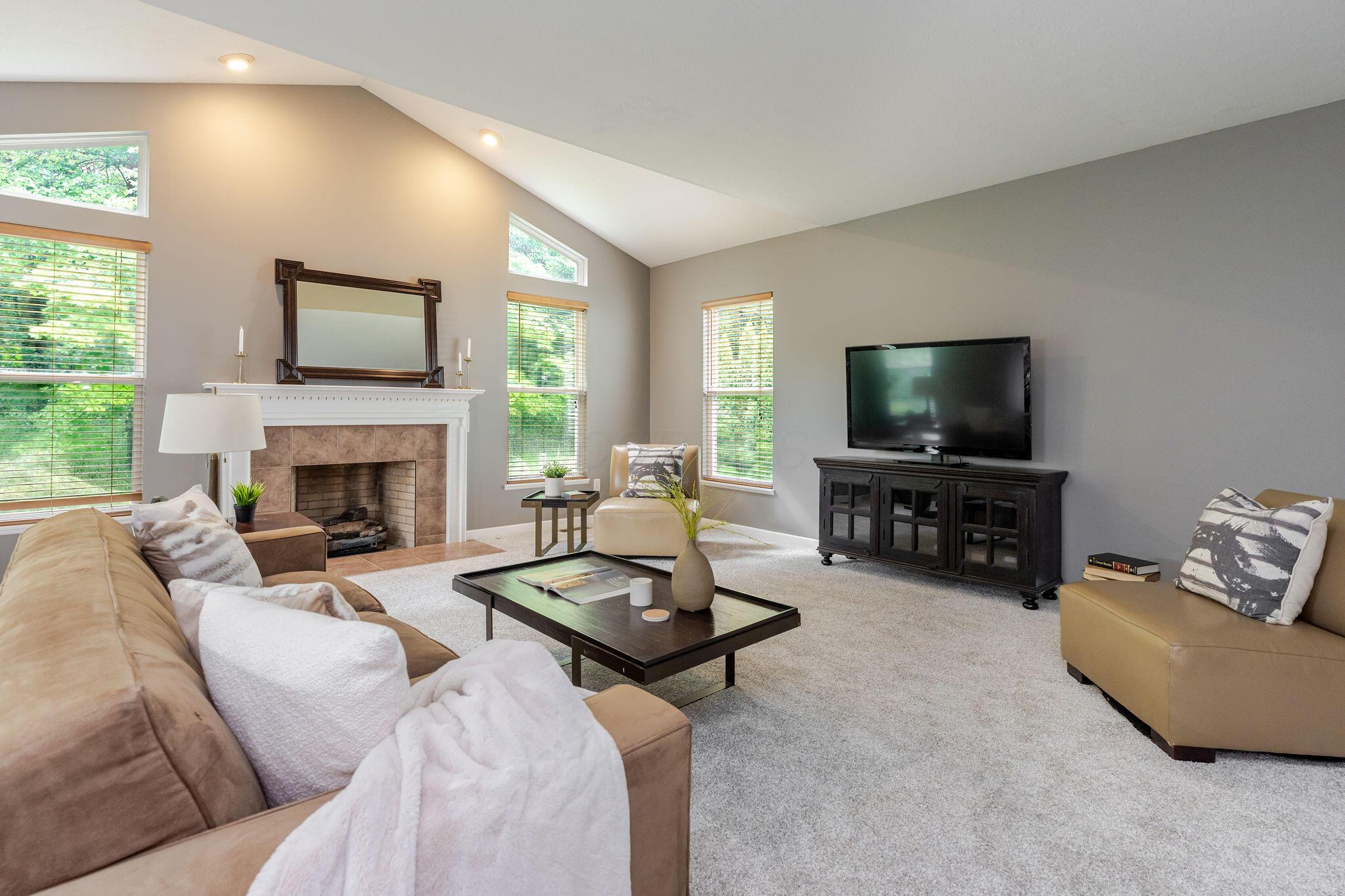 5725 Triplett Square