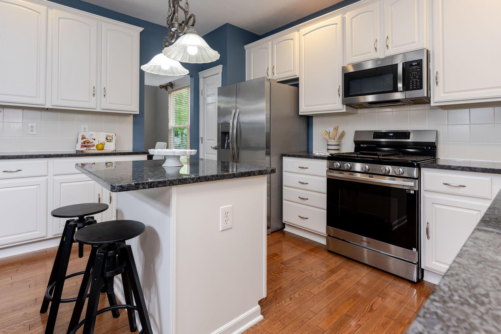 5725 Triplett Square