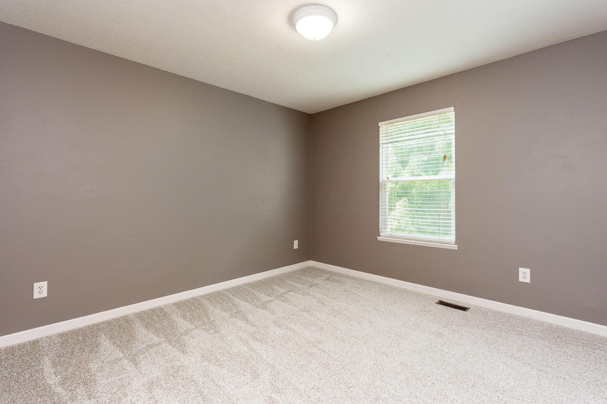 5725 Triplett Square
