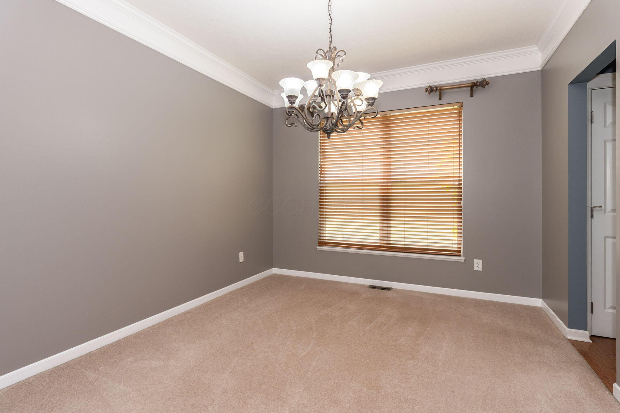 5725 Triplett Square