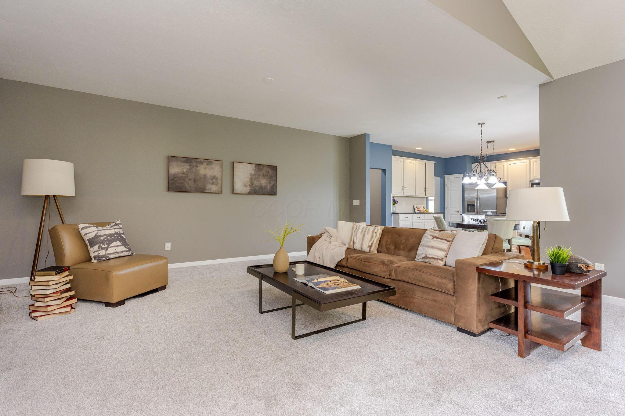 5725 Triplett Square