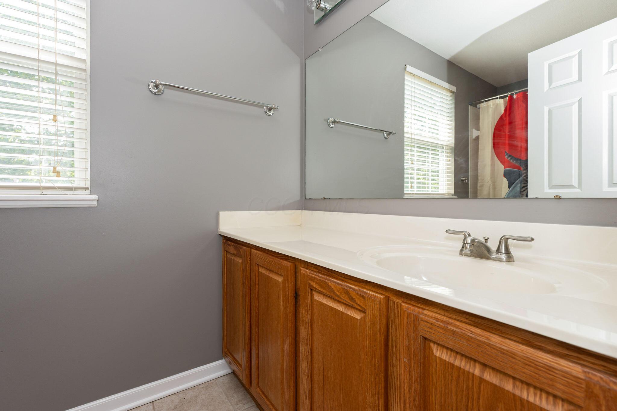 5725 Triplett Square