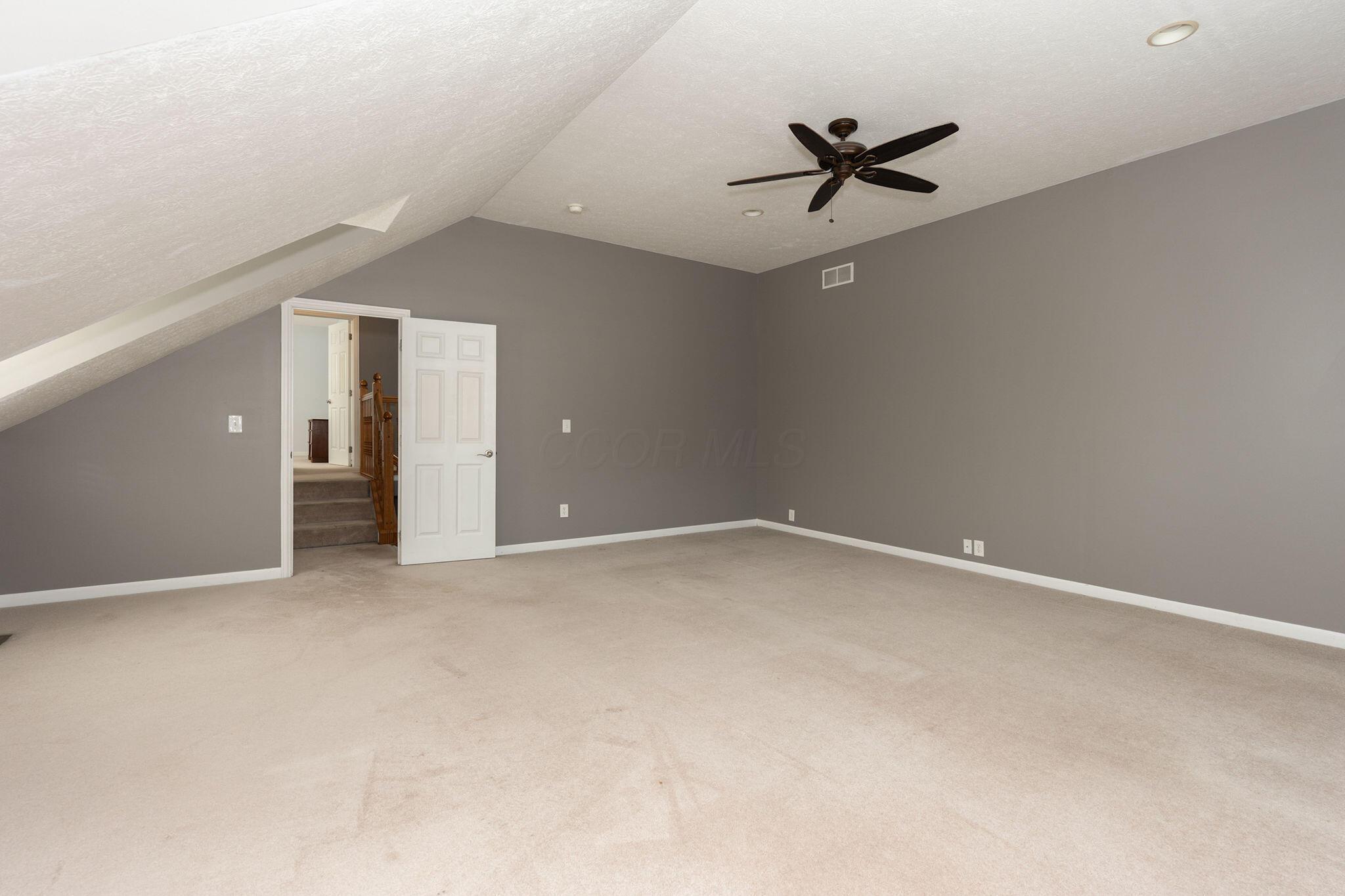 5725 Triplett Square