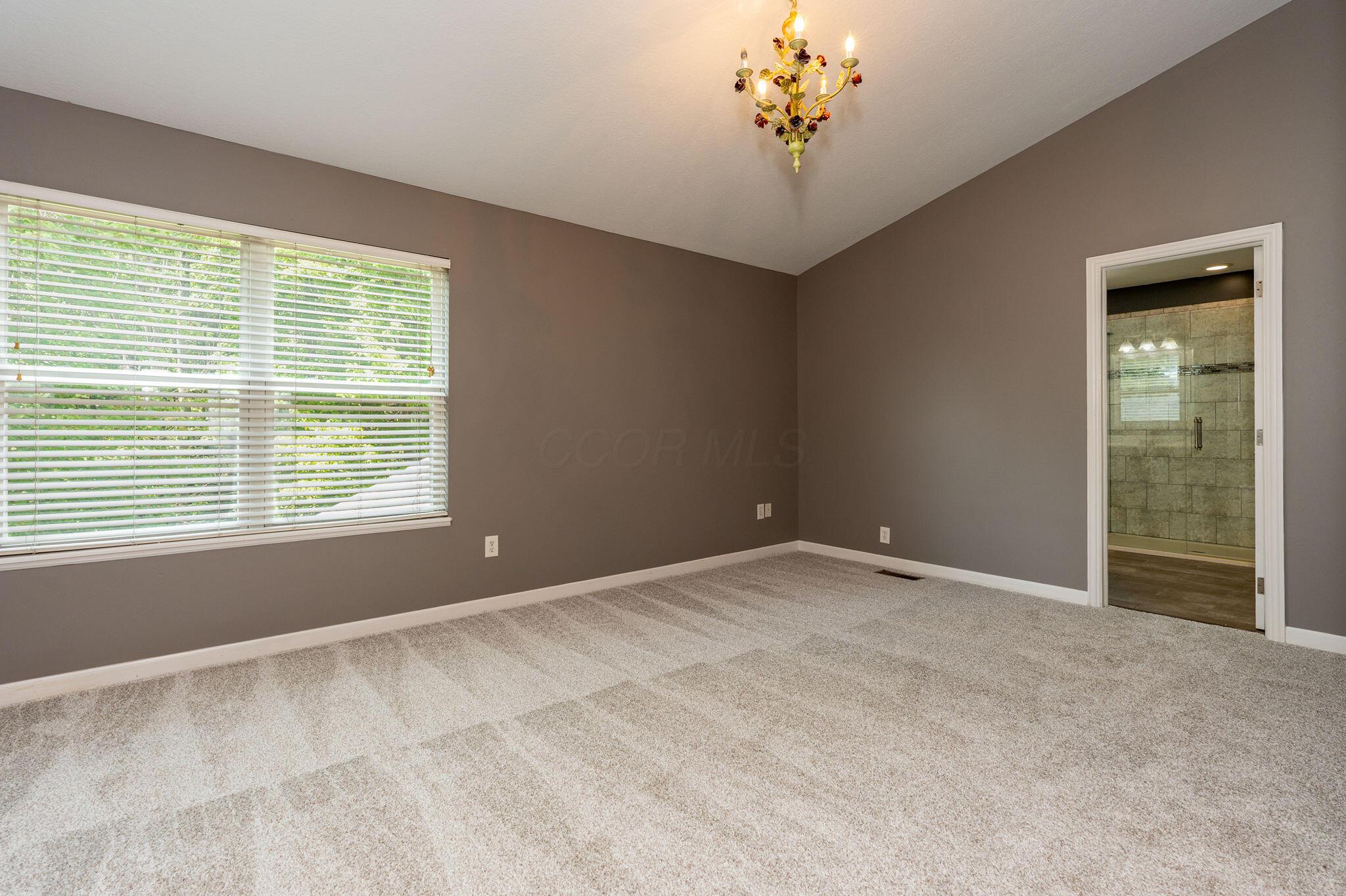 5725 Triplett Square
