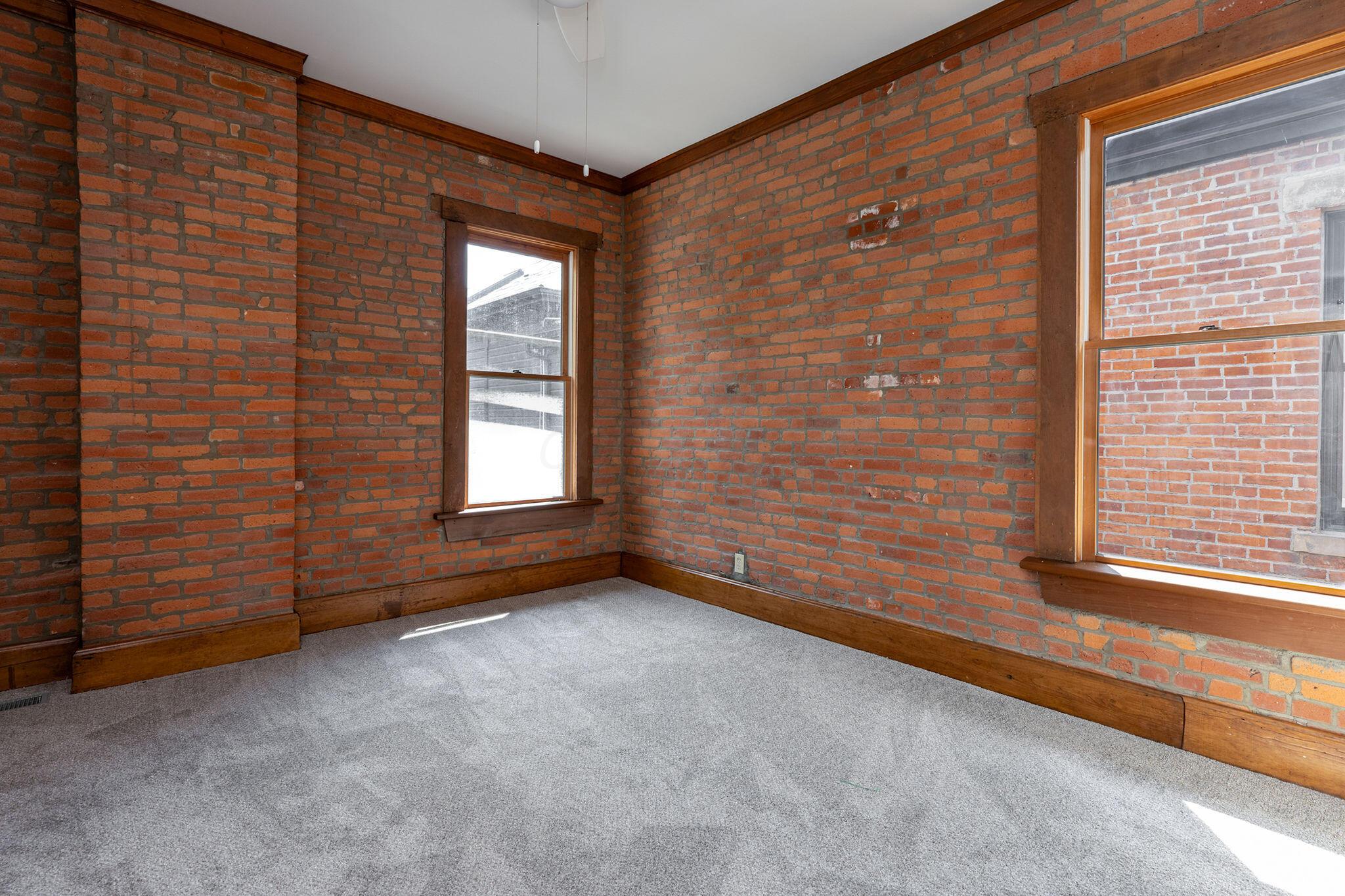 279-281 E Beck Street
