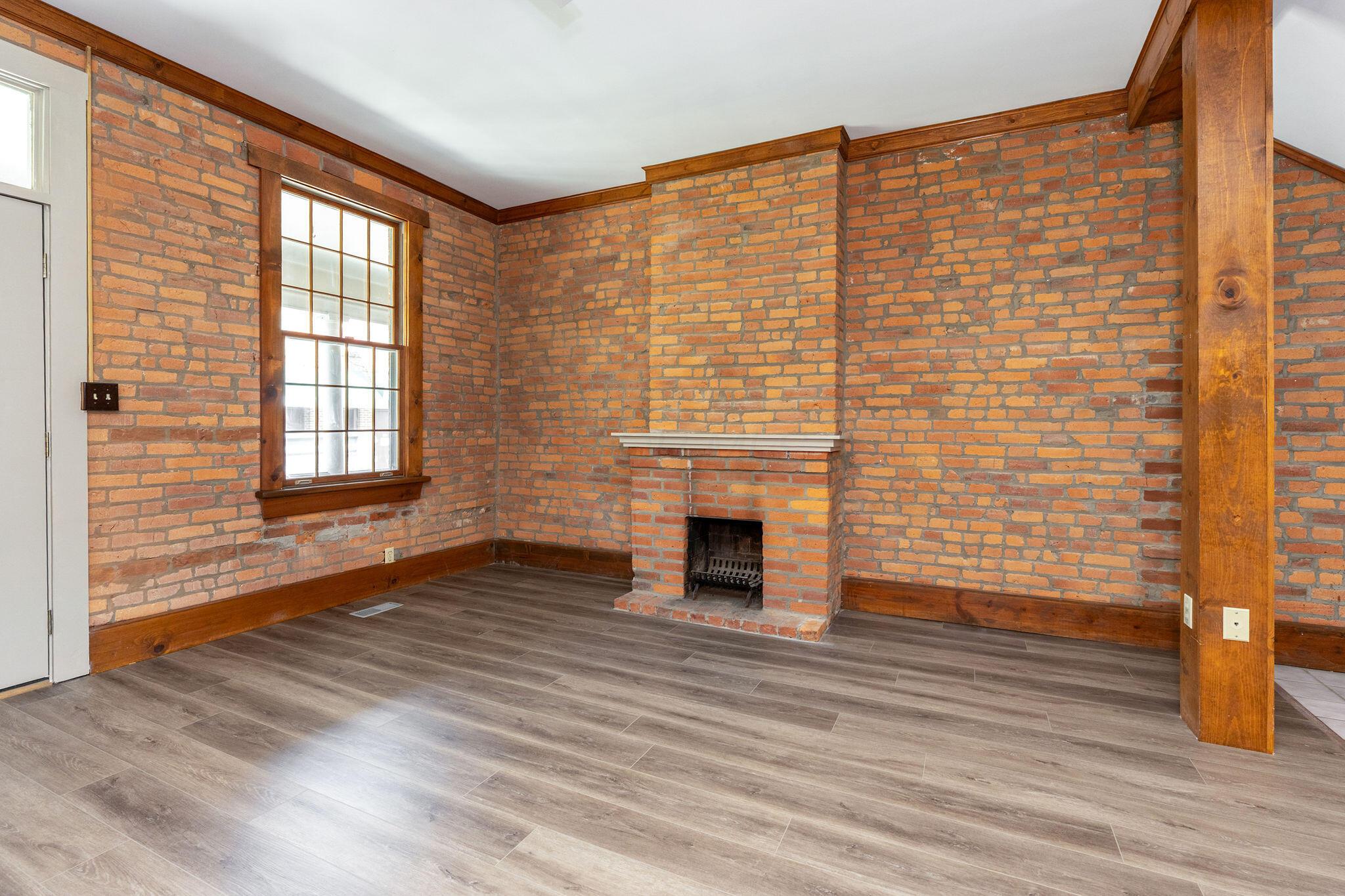 279-281 E Beck Street