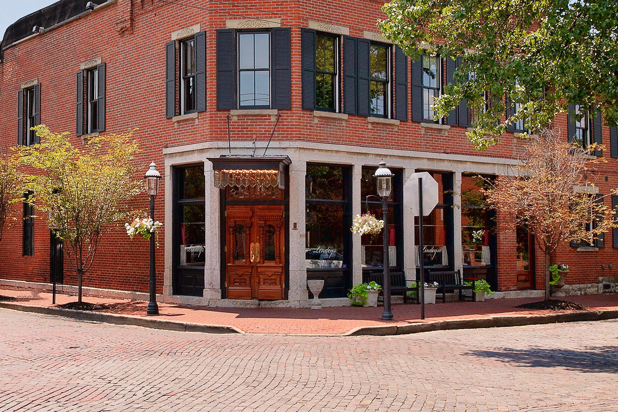 279-281 E Beck Street