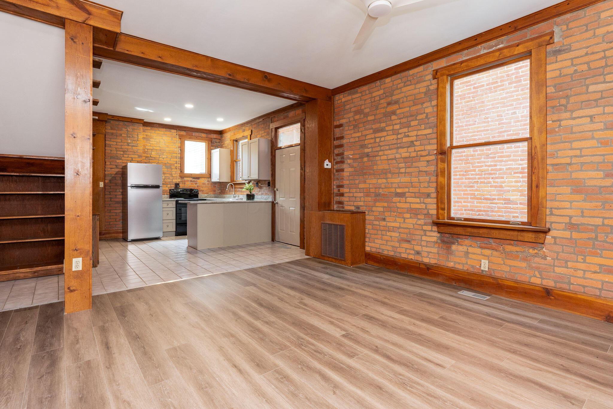 279-281 E Beck Street