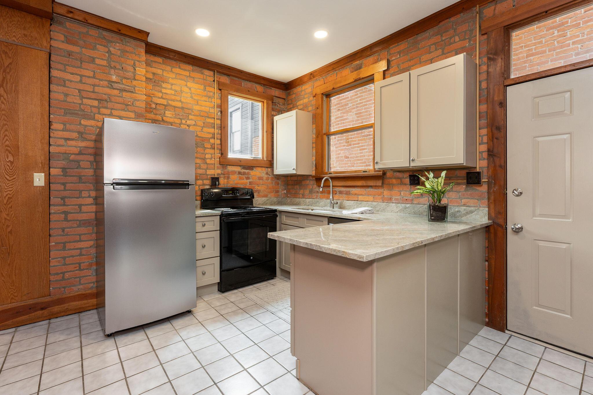279-281 E Beck Street