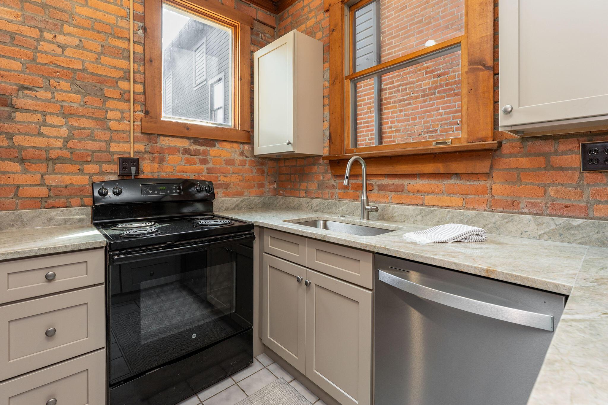 279-281 E Beck Street