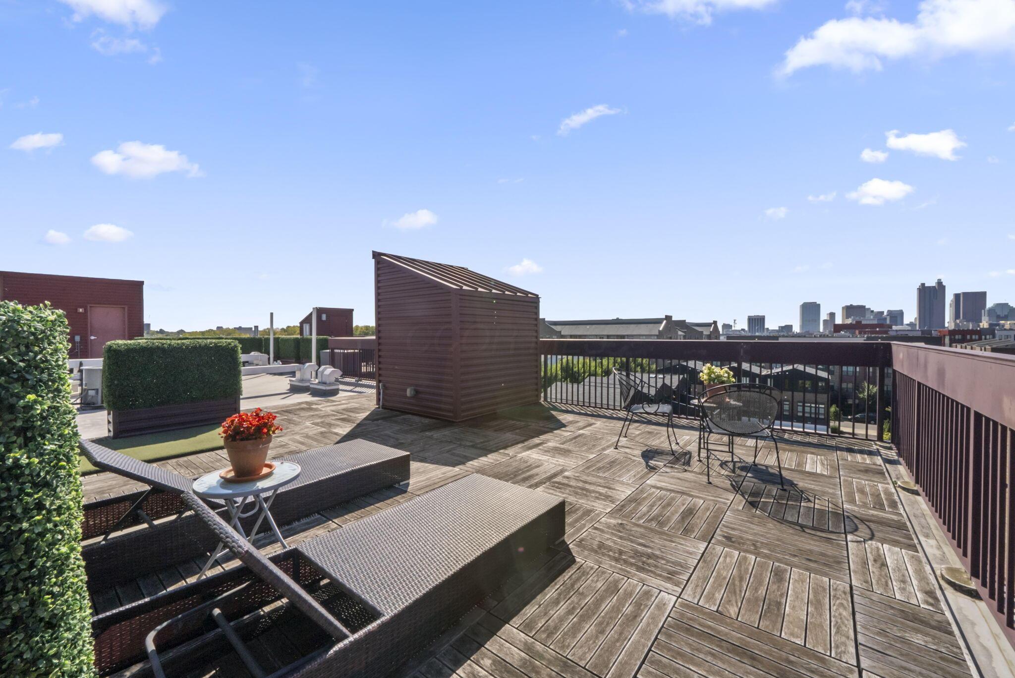 367 Auden Avenue, 302