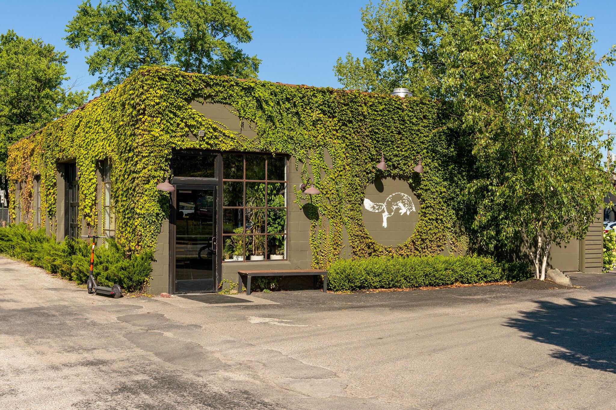 367 Auden Avenue, 307