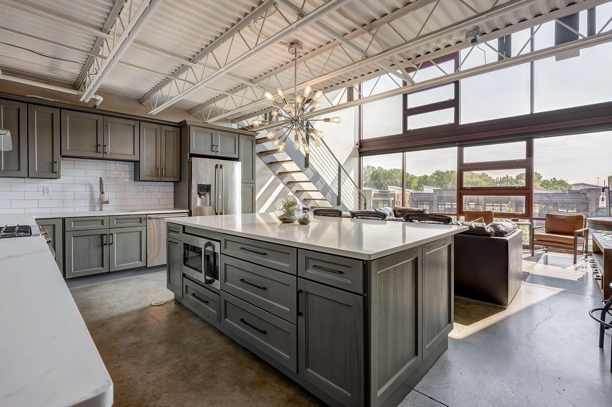 367 Auden Avenue, 307