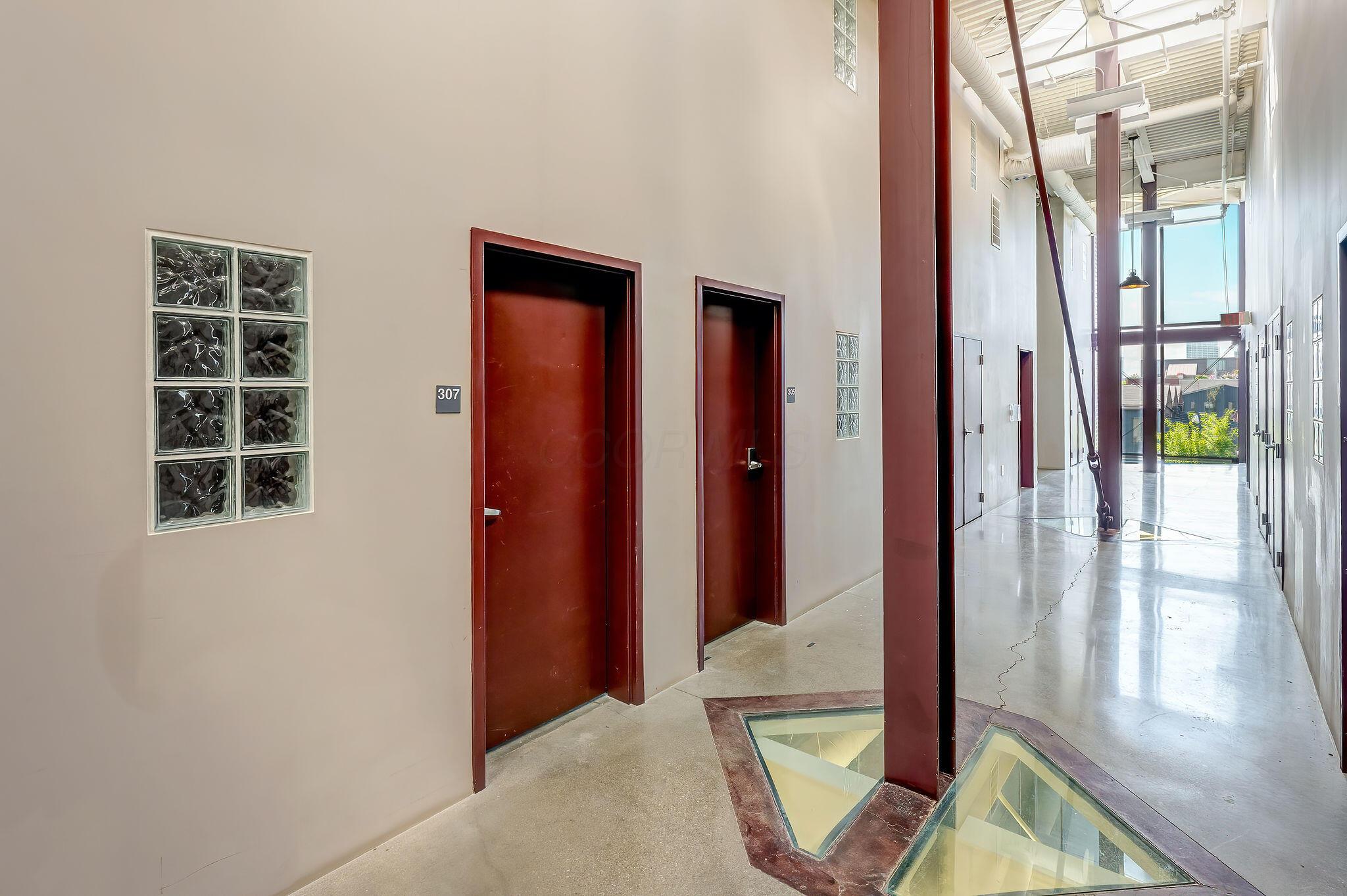 367 Auden Avenue, 307