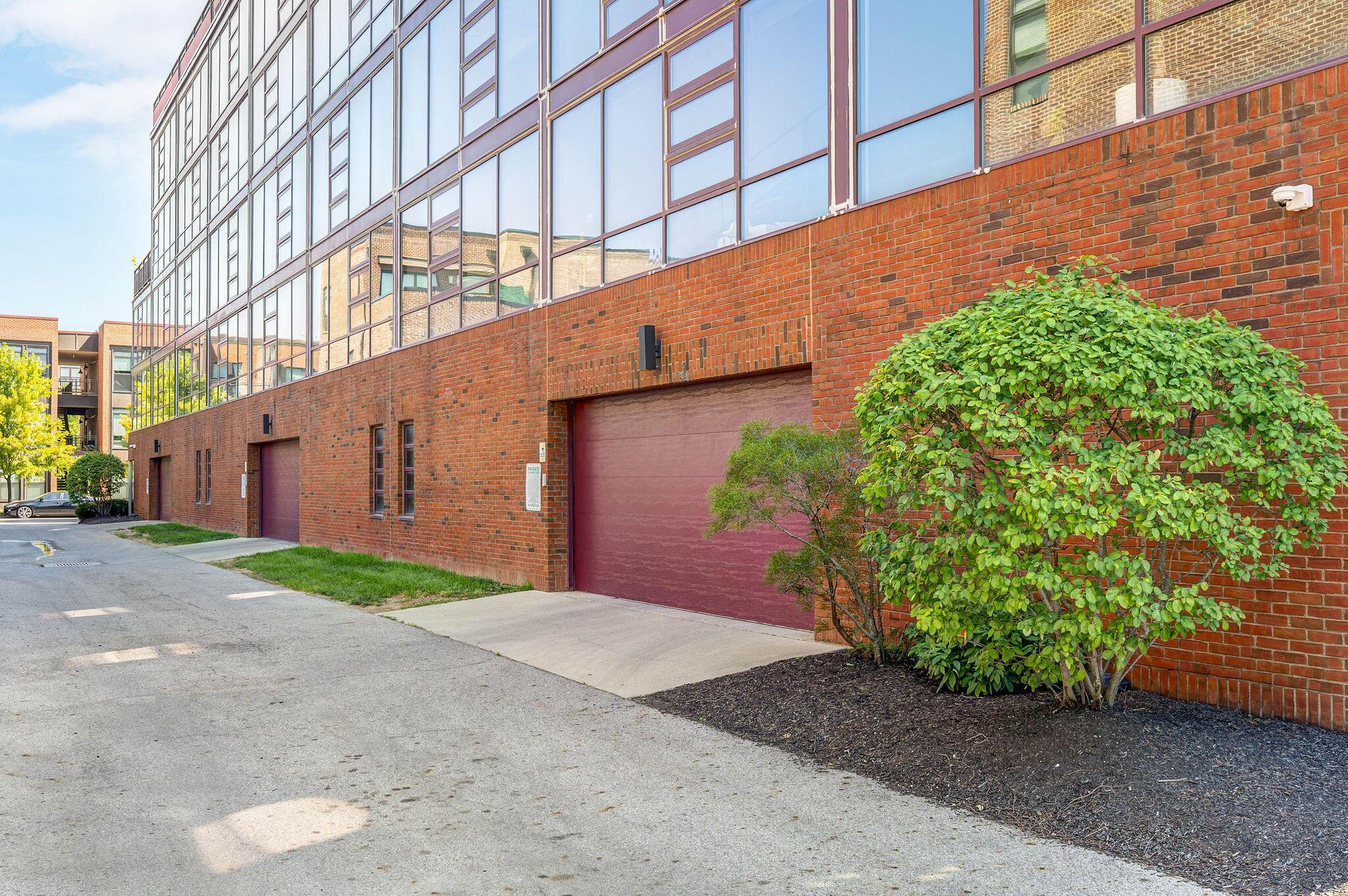 367 Auden Avenue, 307