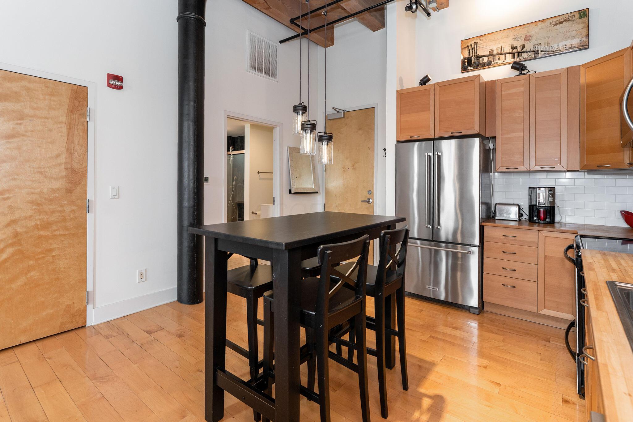 150 E Main, 305